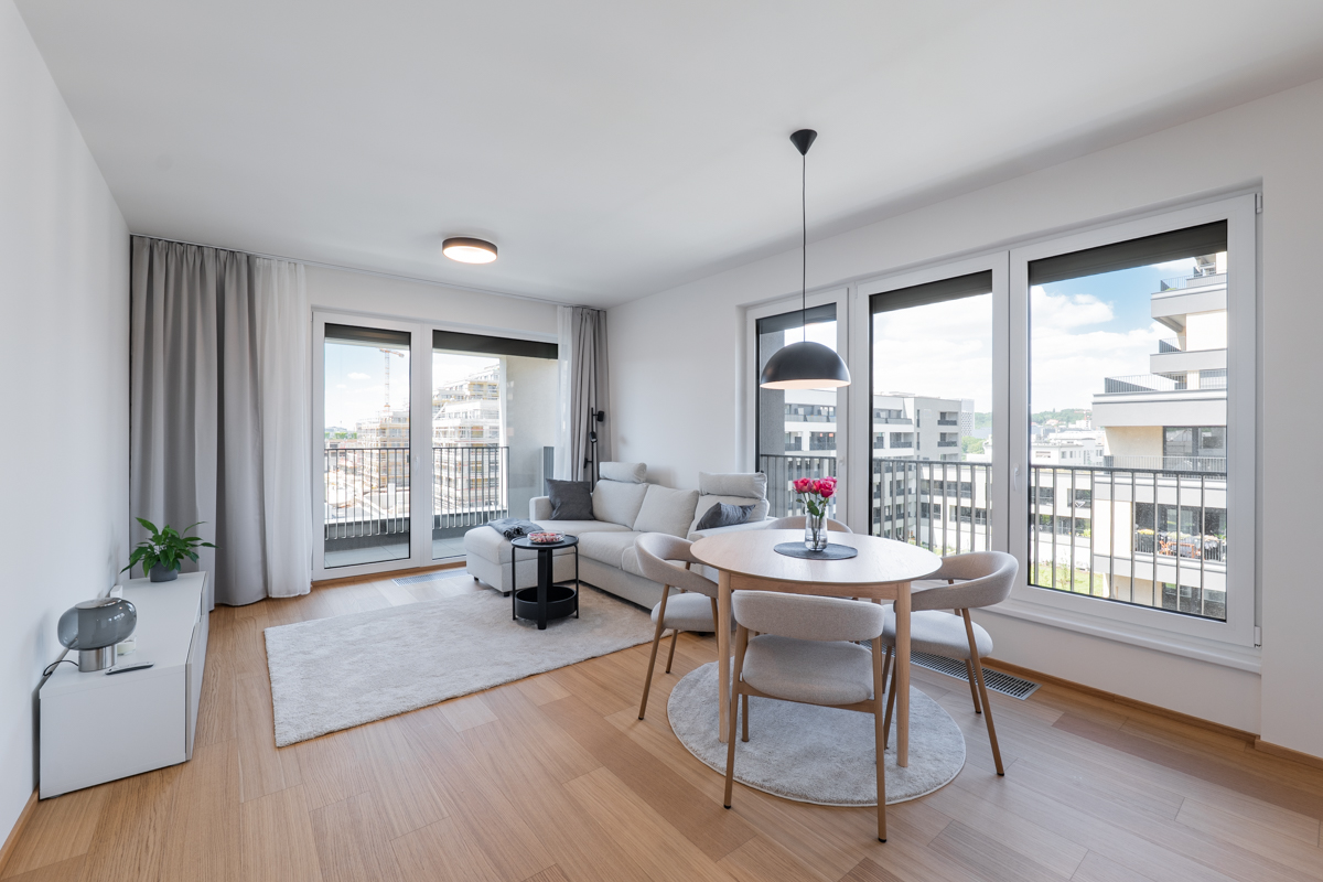 Pronájem bytu 2+kk v rezidenci Tesla Hloubětín | balkon, kompletní vybavení a garážové stání