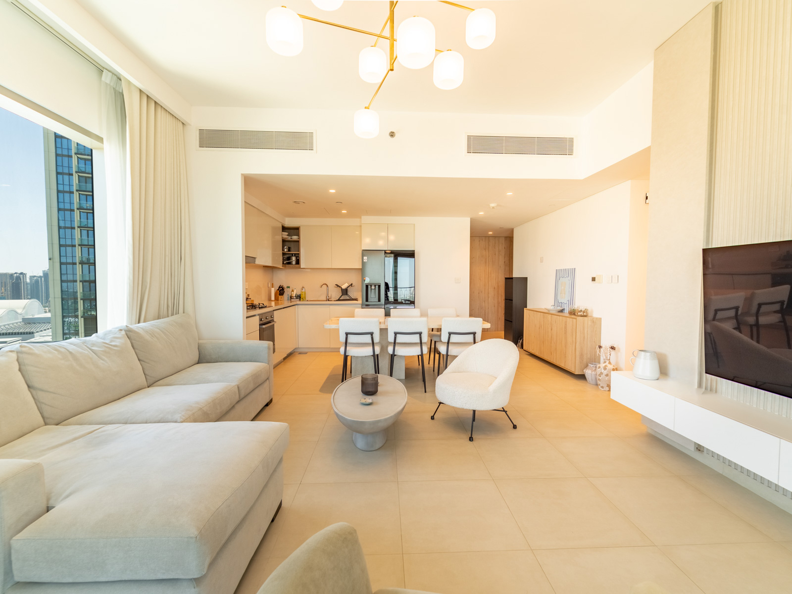 Elegant Corner Unit | High Floor | Vacant on Transfer
