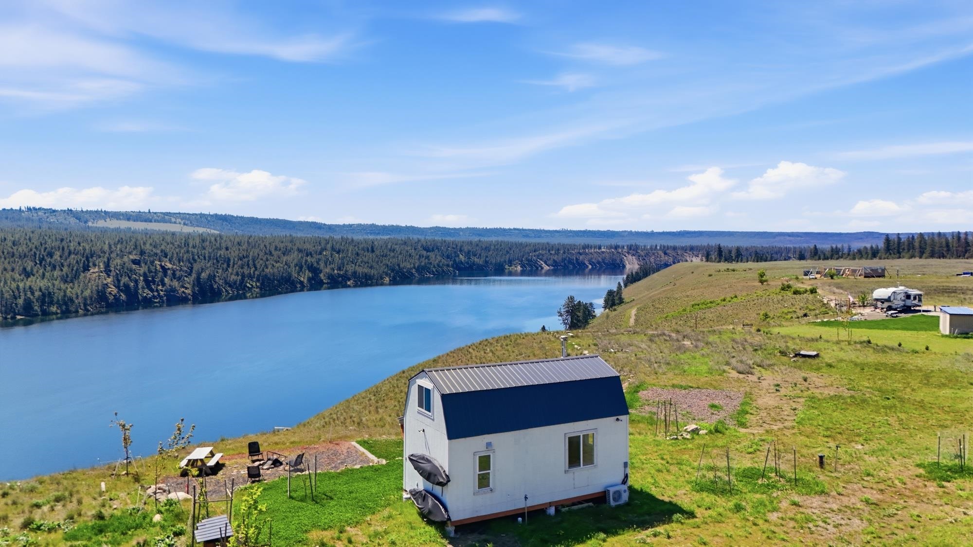 Panoramic Long Lake Retreat On Acreage