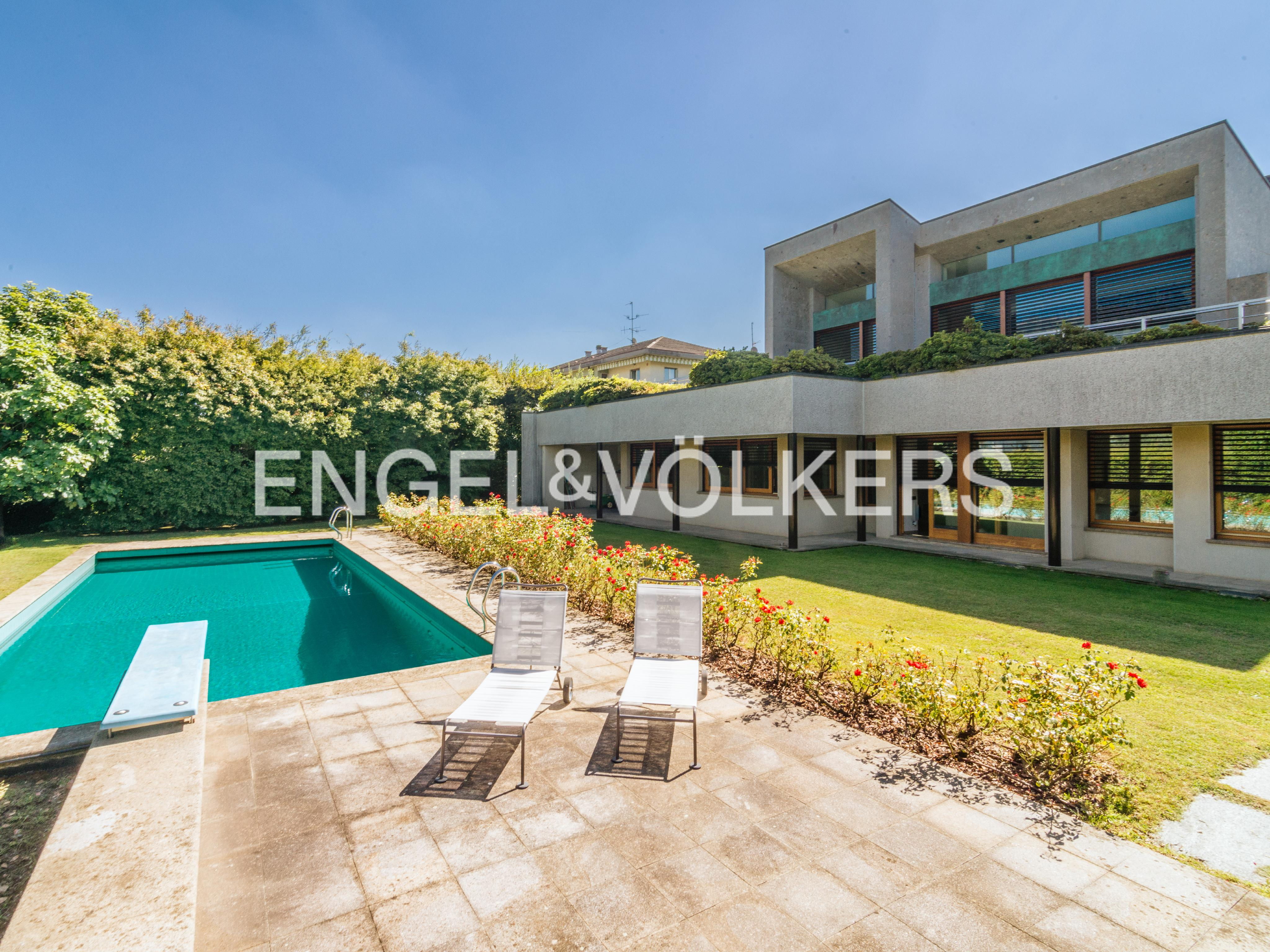 Renommierte moderne Villa mit Swimmingpool, nur wenige Minuten von Como entfernt