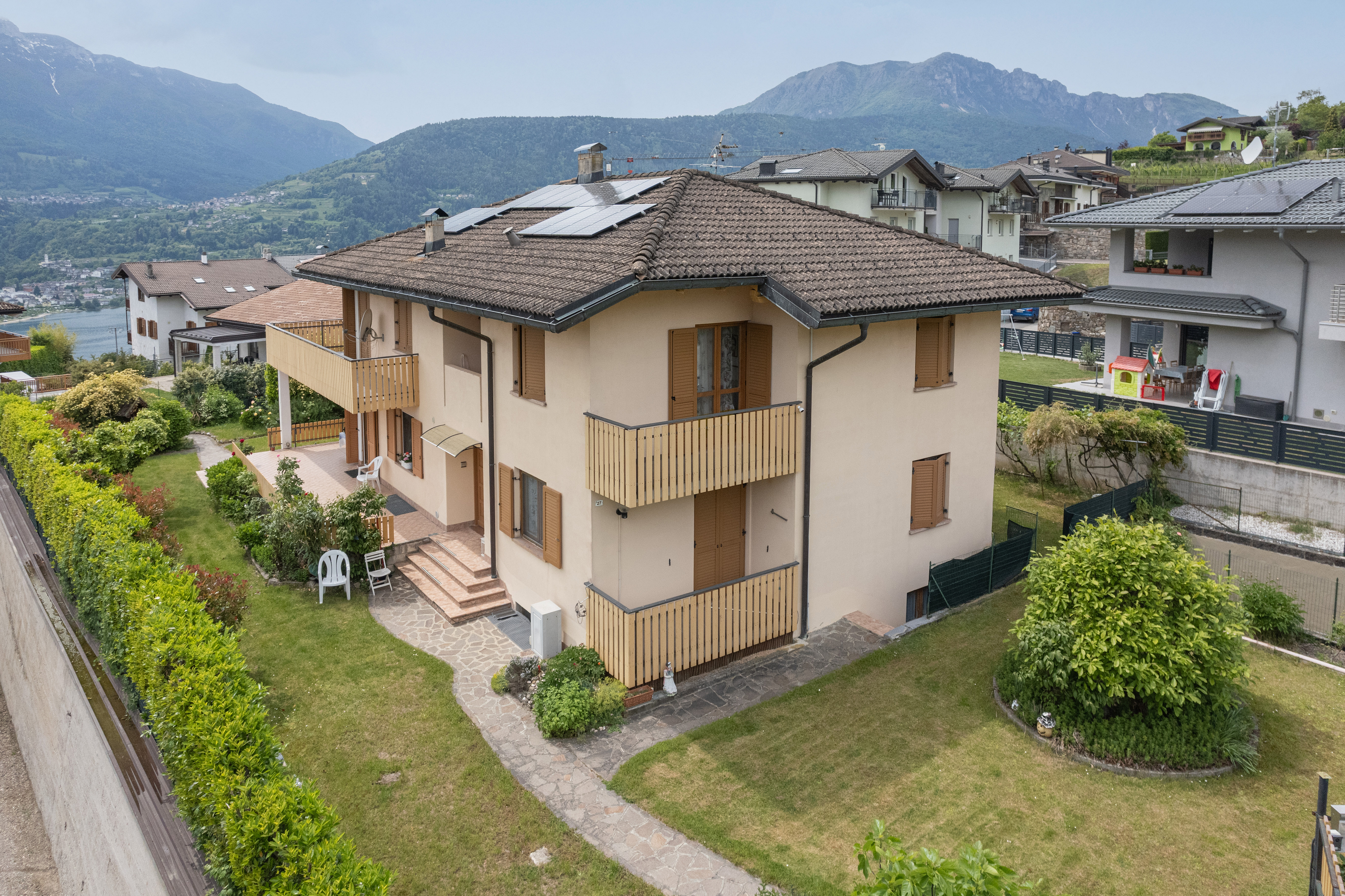 Freistehende Villa in Tenna mit unverzichtbarem Garten