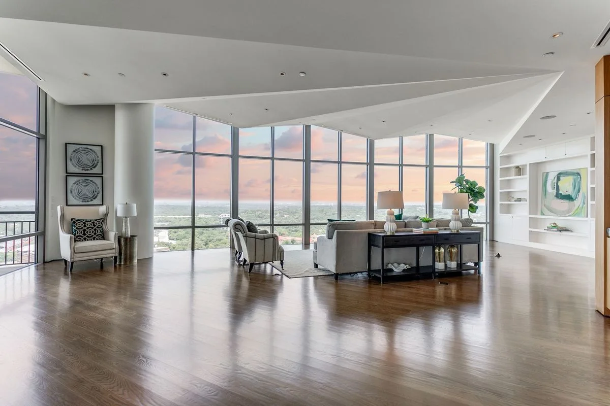 Exceptional Penthouse with Panoramic Views