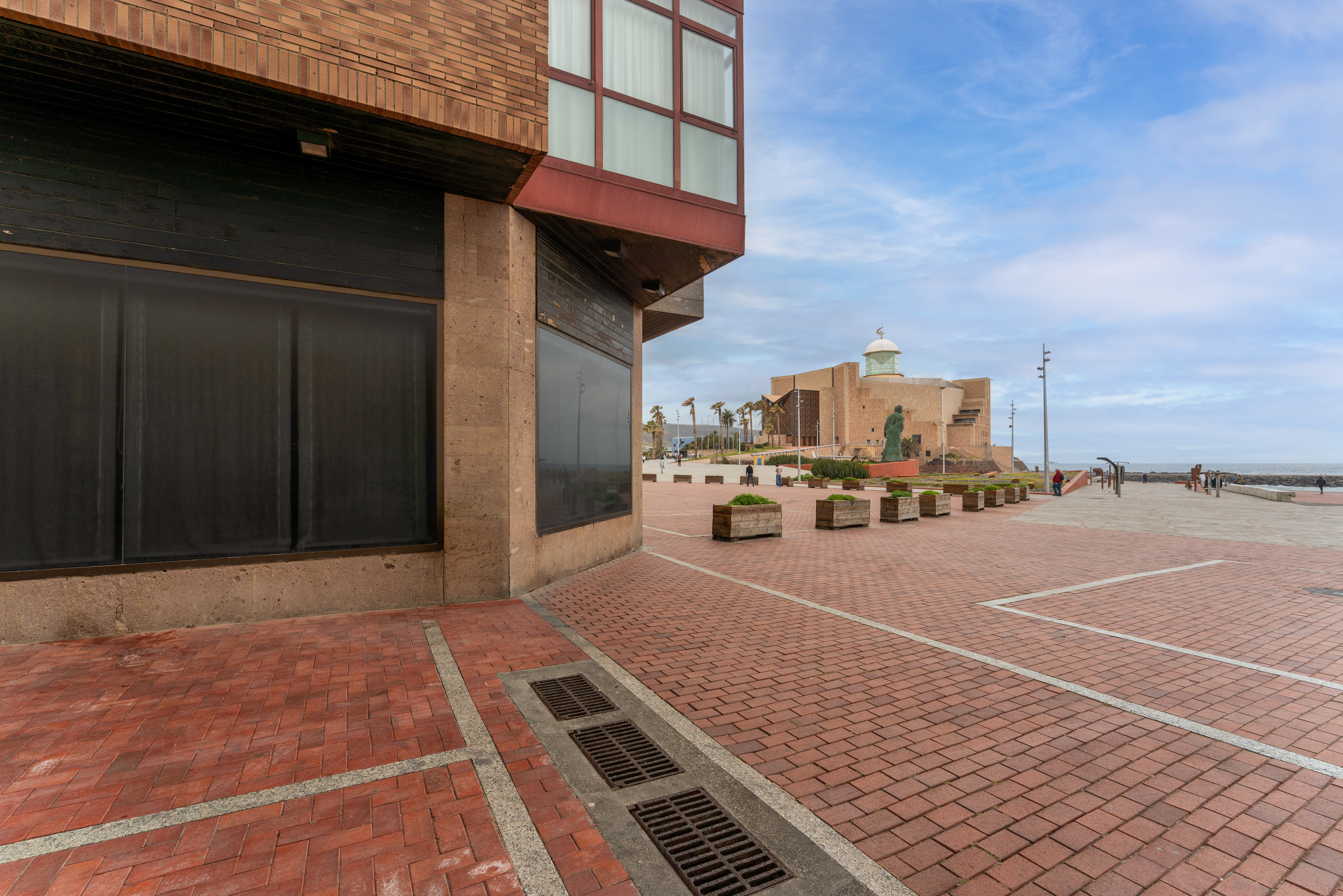 Exclusive Premium Retail Space on the Prime Business Frontline: Next to the Alfredo Kraus Auditorium