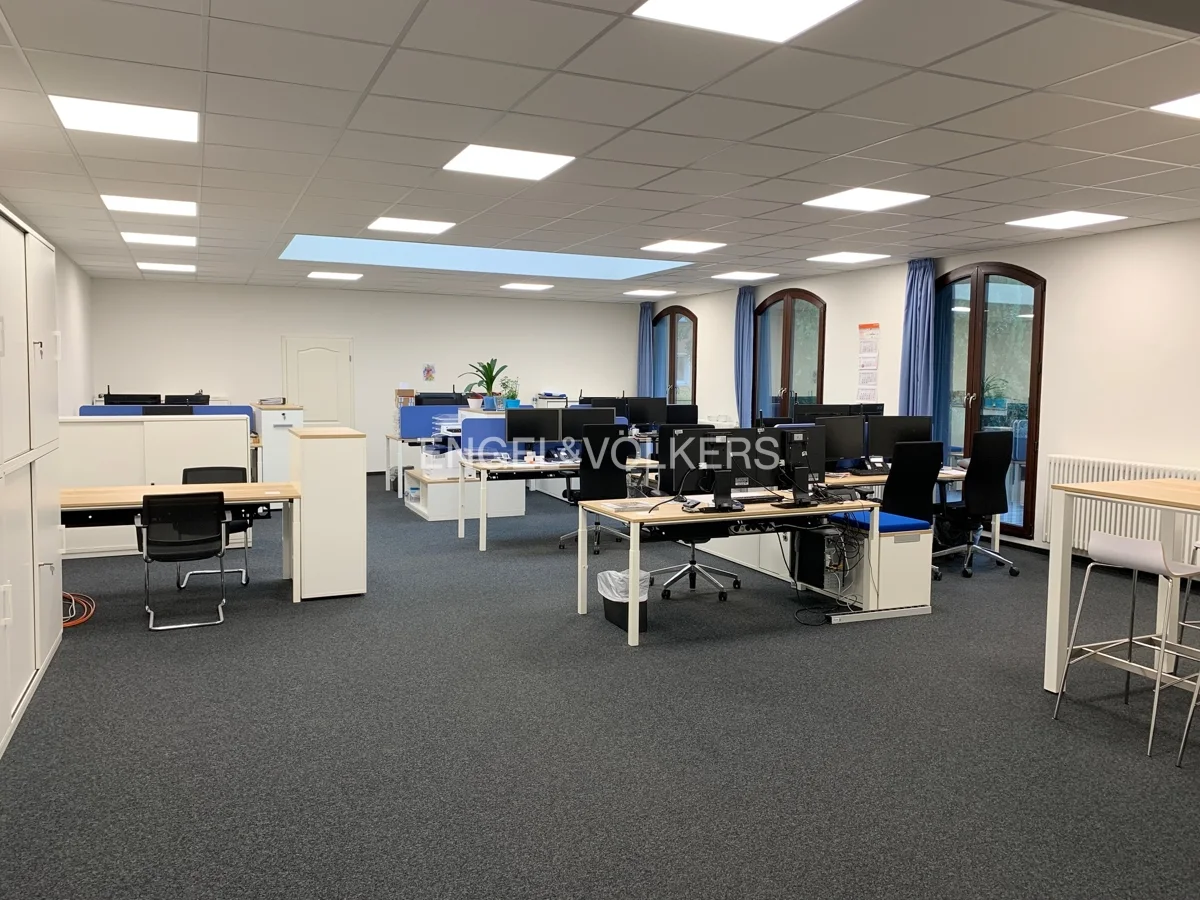 Optimale Anbindung: Büro mit Verkaufsfläche in LU-Mitte
