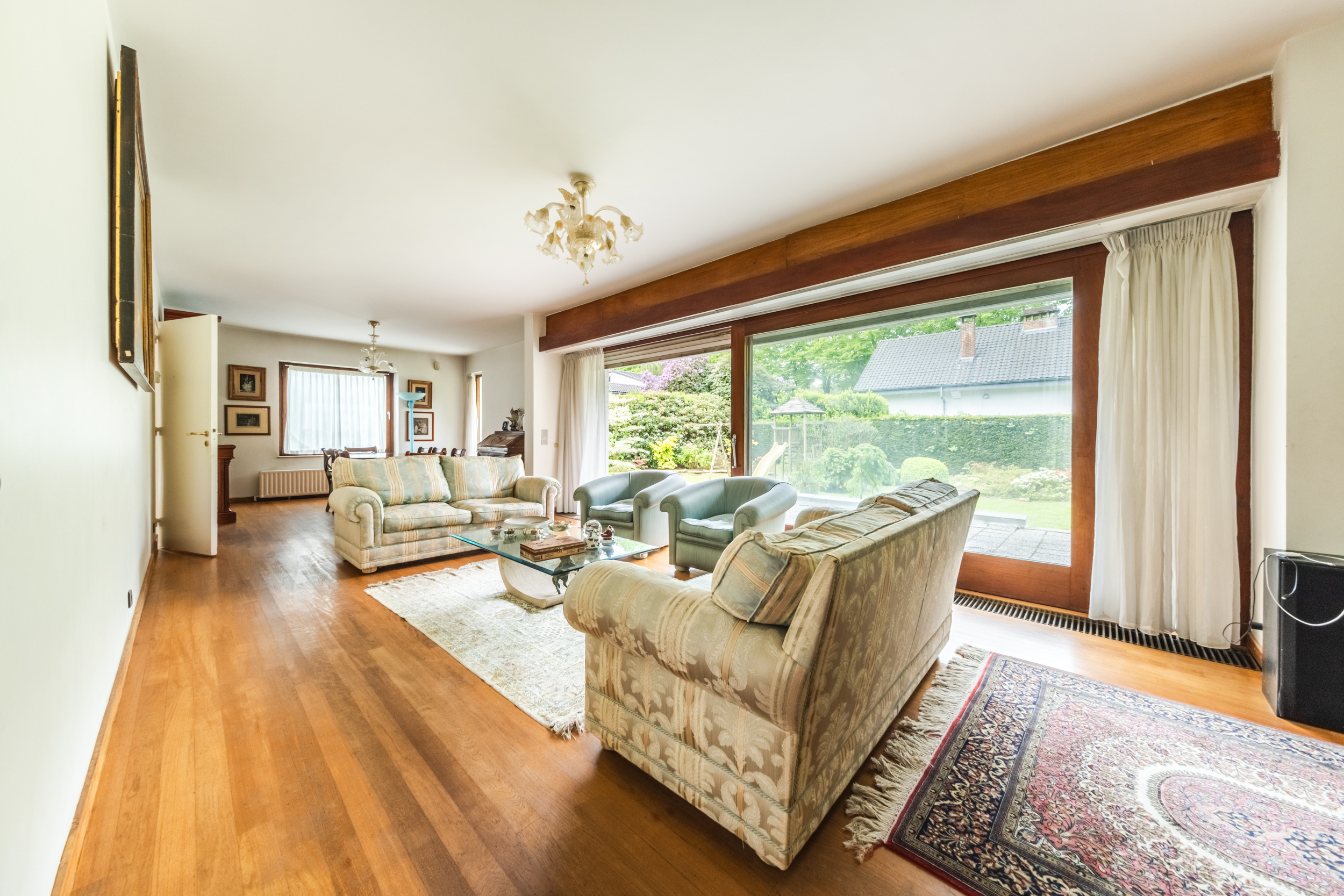 Architectenwoning met 5 slaapkamers en tuin op het zuidwesten