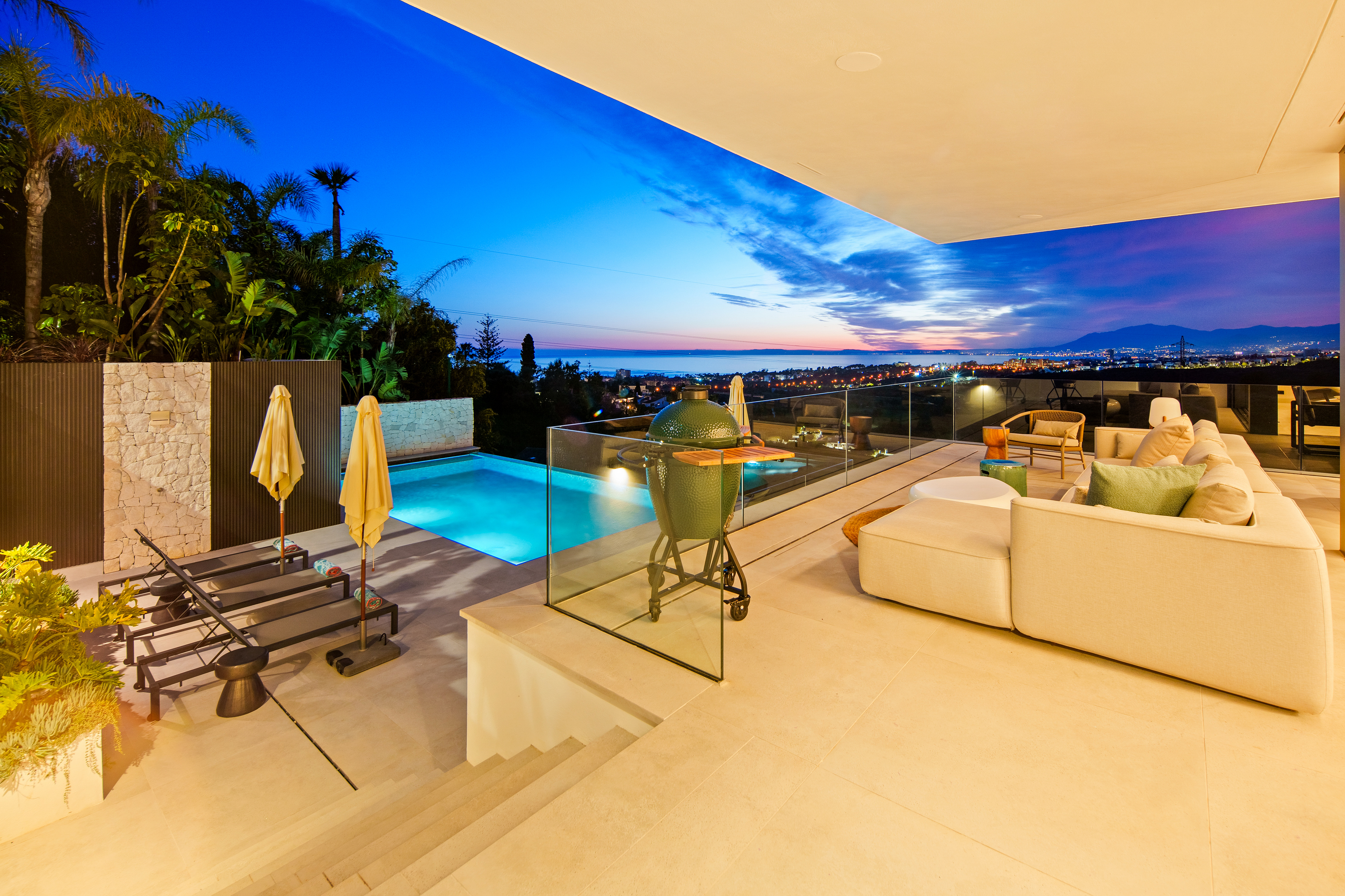 Contemporary Villa with Endless Views