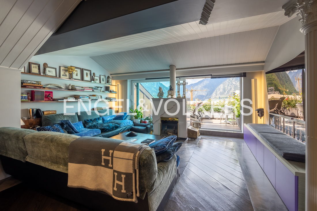 Charming duplex penthouse in the center of Escaldes.