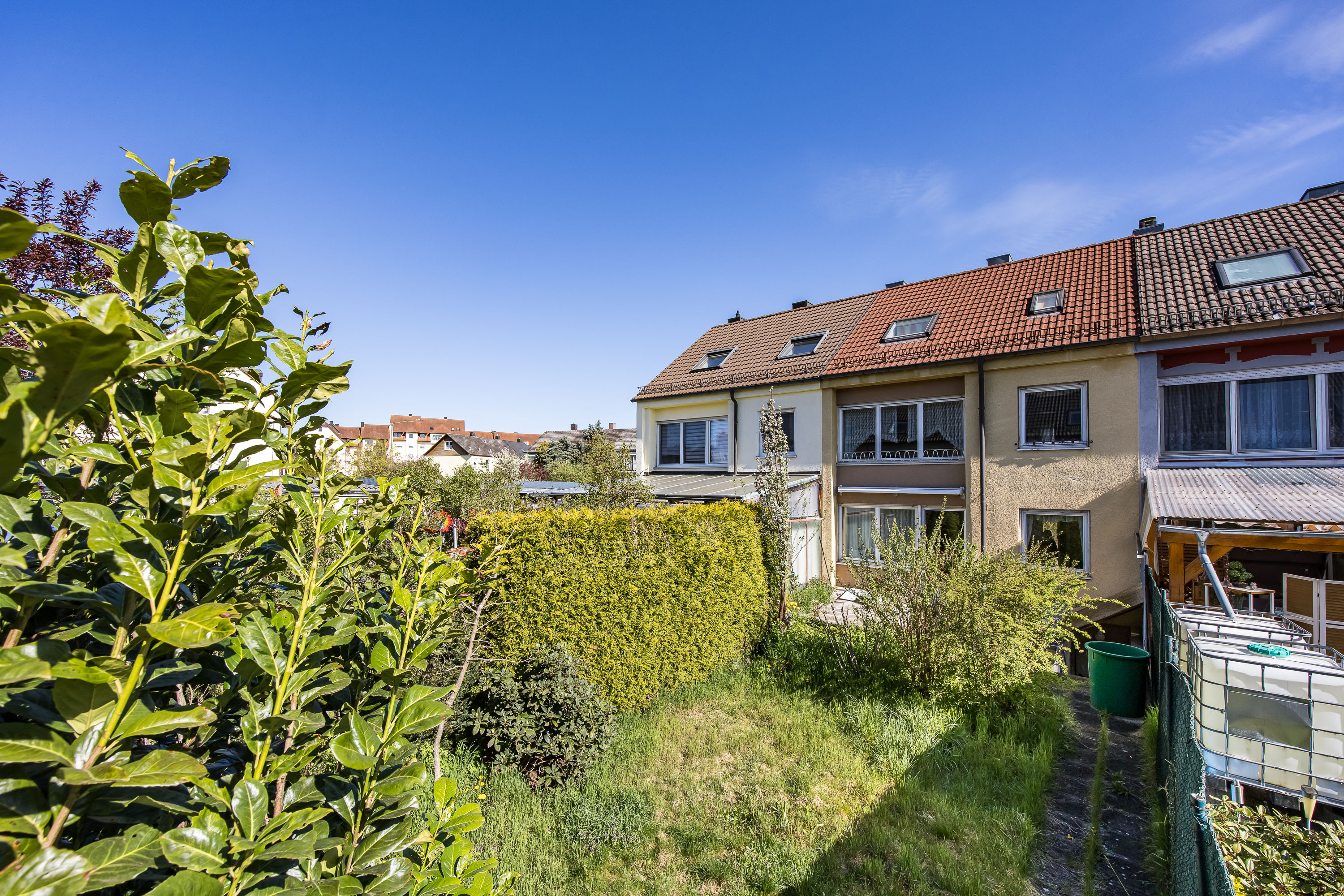 Charmantes Reihenmittelhaus mit Entwicklungsmöglichkeiten in familiärer Lage