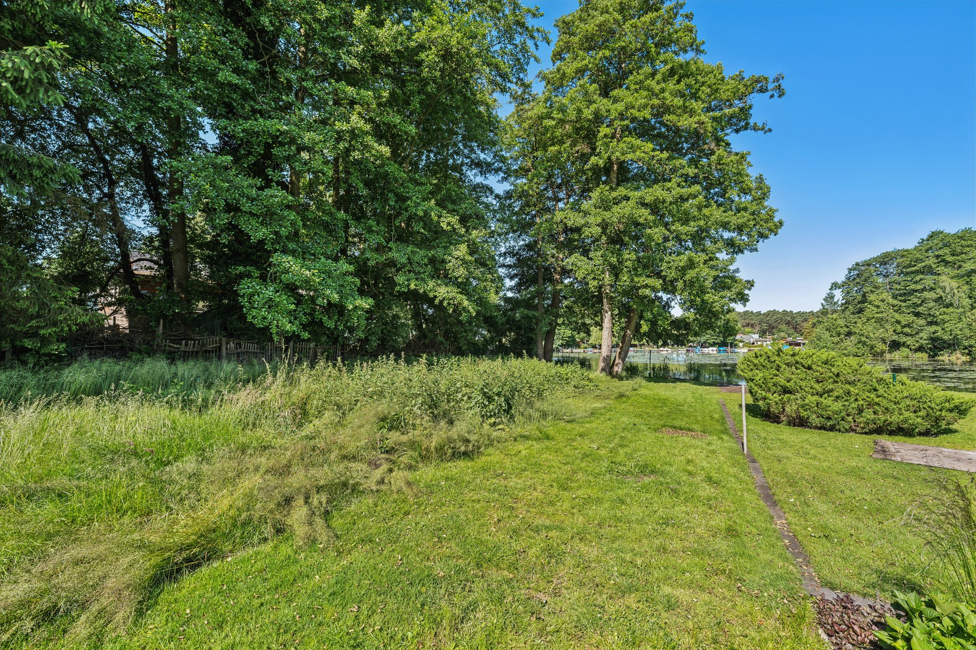 Provisionsfreies Baugrundstück nahe Krossinsee – ca. 1.000 m², optional mit Wasserzugang