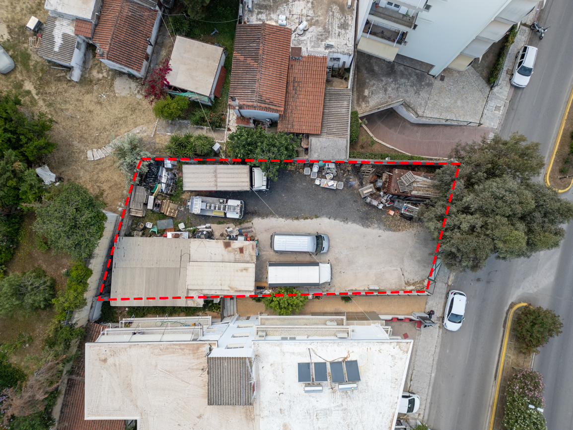 Investment plot in an excellent location in Metamorfosi