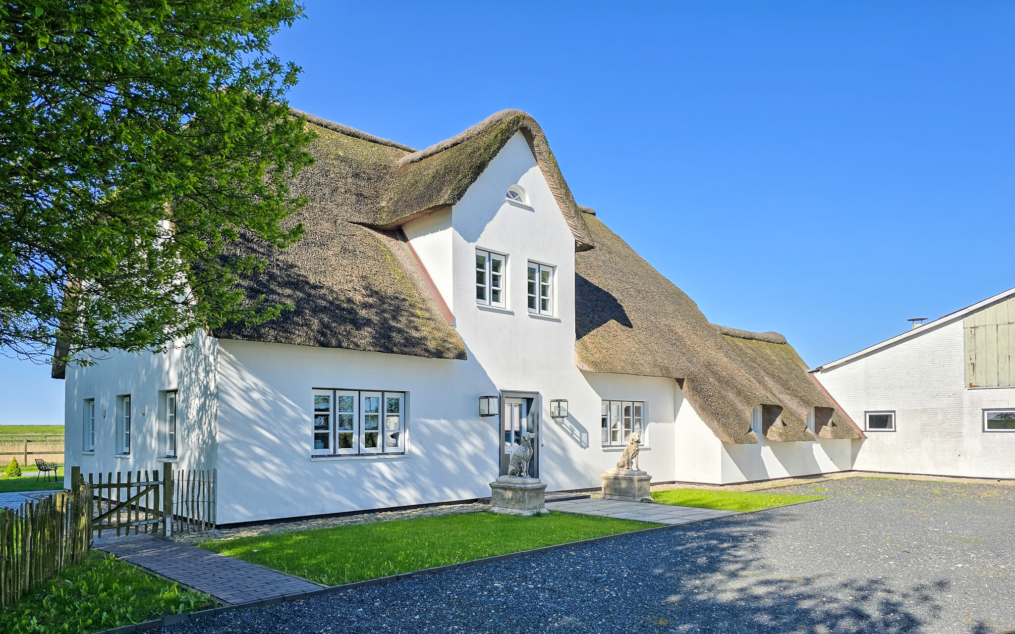 Kernsanierter Landsitz vor SPO