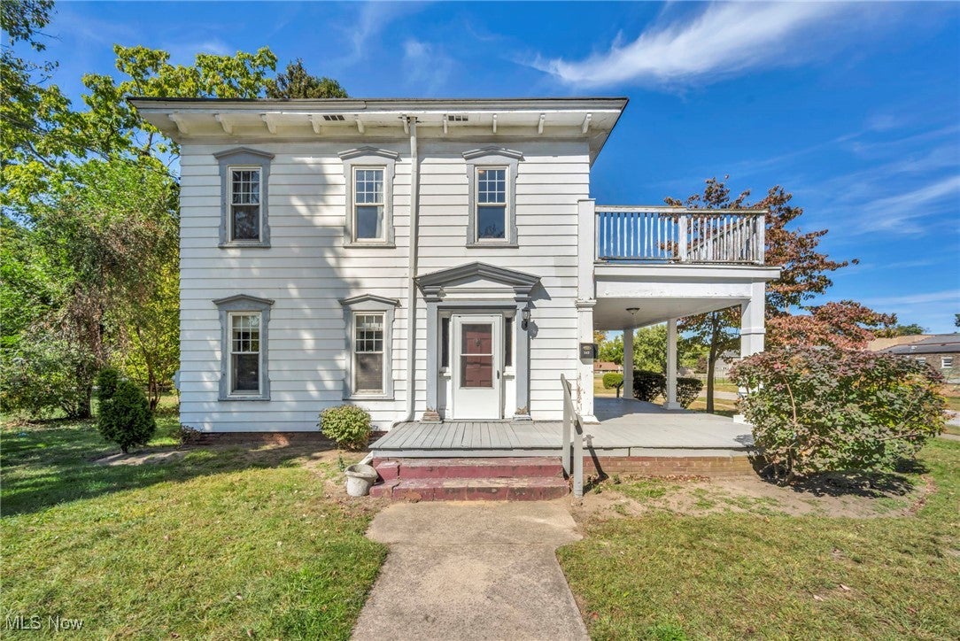 Sizable Duplex Near Lake Erie College