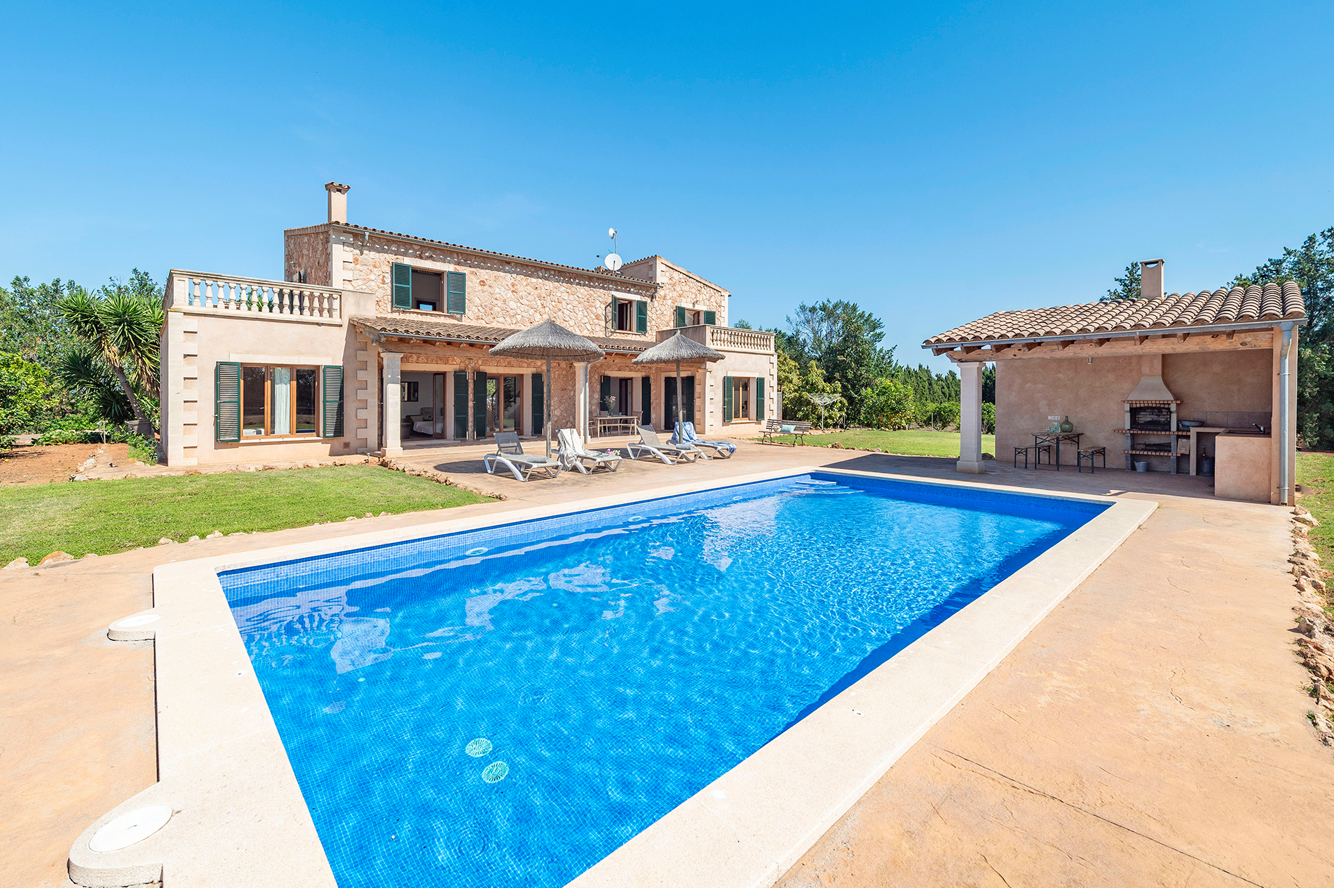 Exklusive rustikale Finca mit Pool und Ferienvermietungslizenz