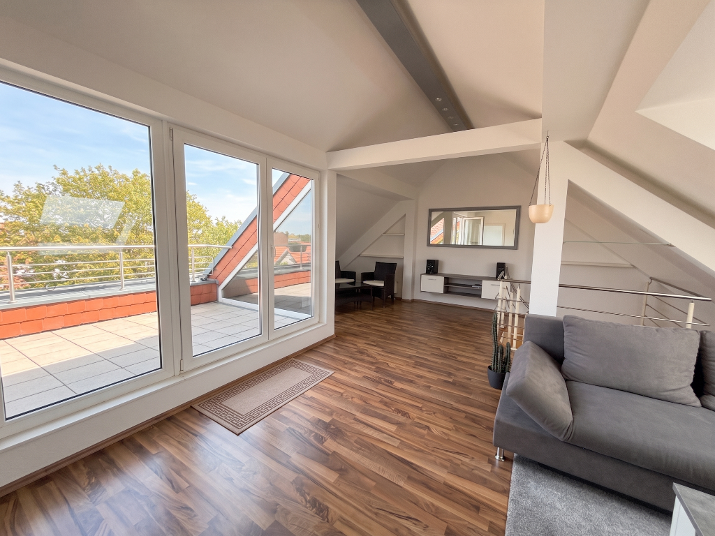 Über den Dächern von Lindenau: 3-Zimmer-Dachgeschoss-Maisonette mit herrlicher Loggia