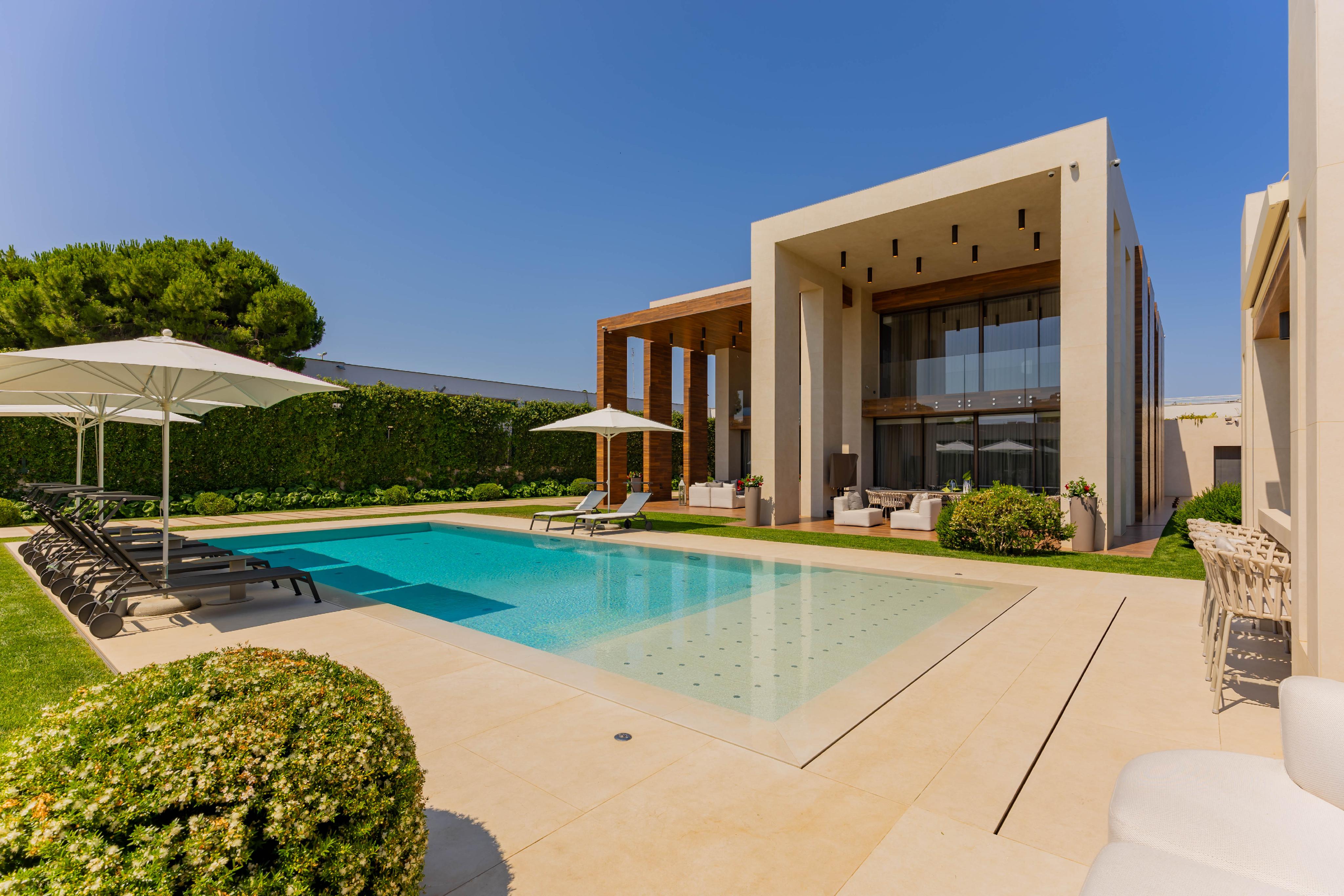 Esclusiva Villa di design con piscina