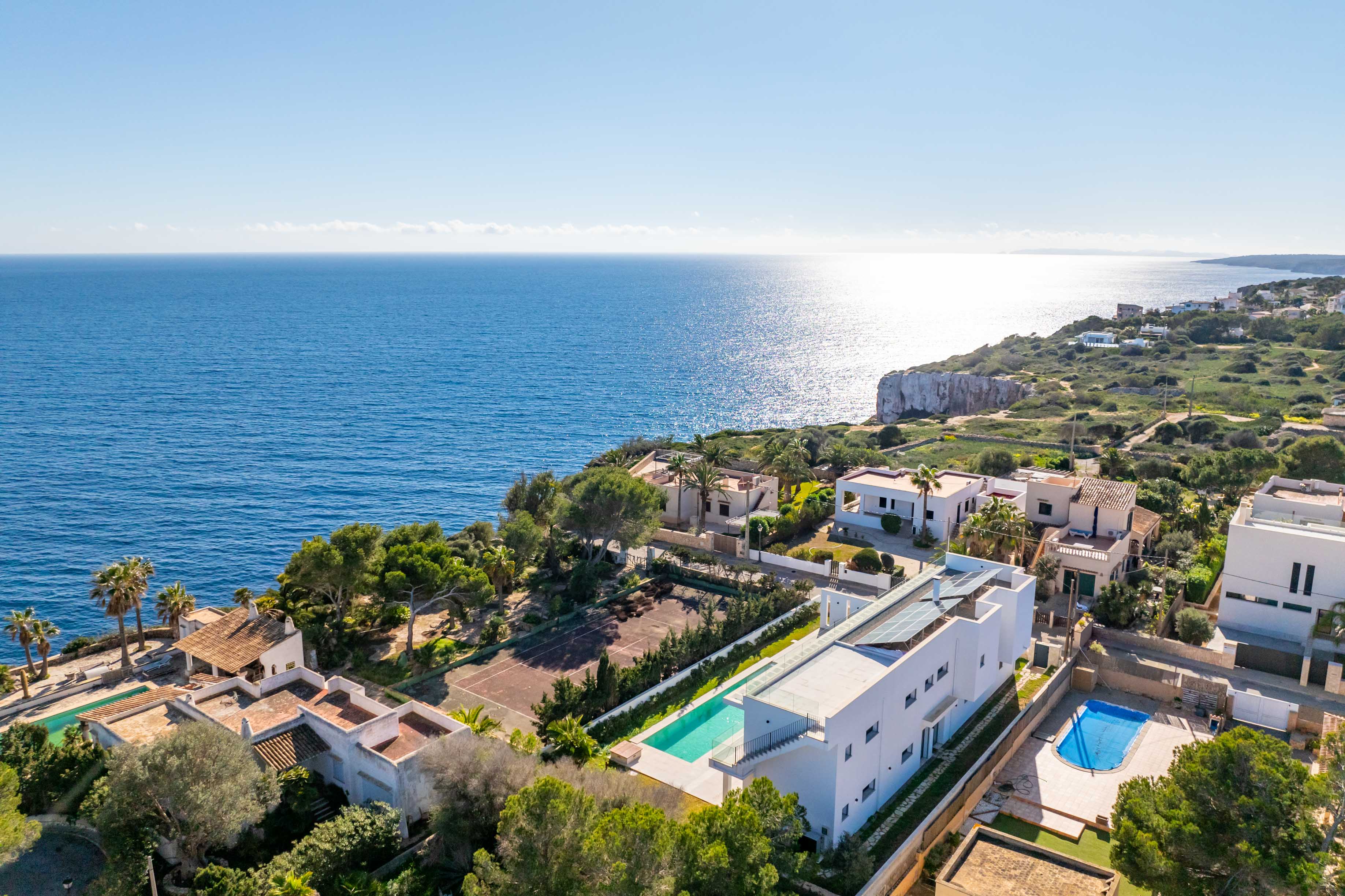 Exclusive villa with breathtaking sea views in Cala Llombards