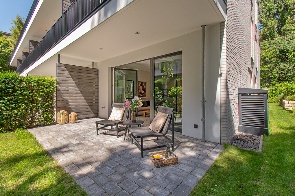 Family-friendly garden apartment!