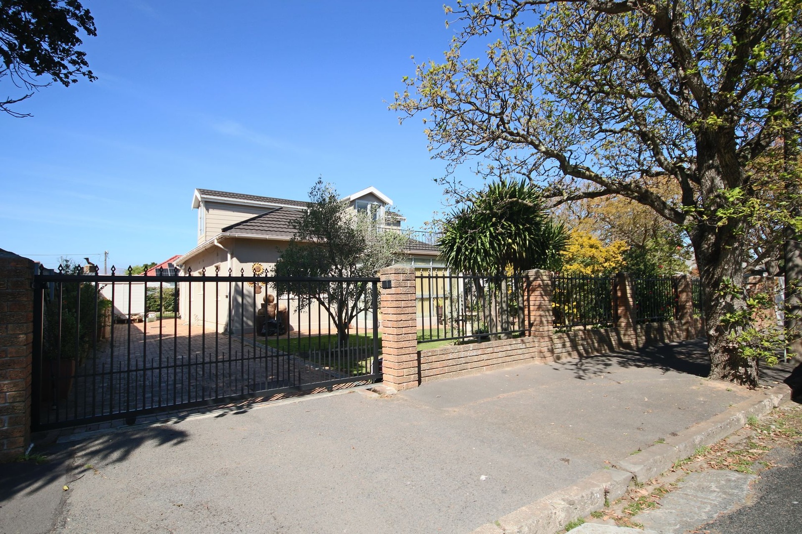 3 Bedroom Home for Sale - Strand North