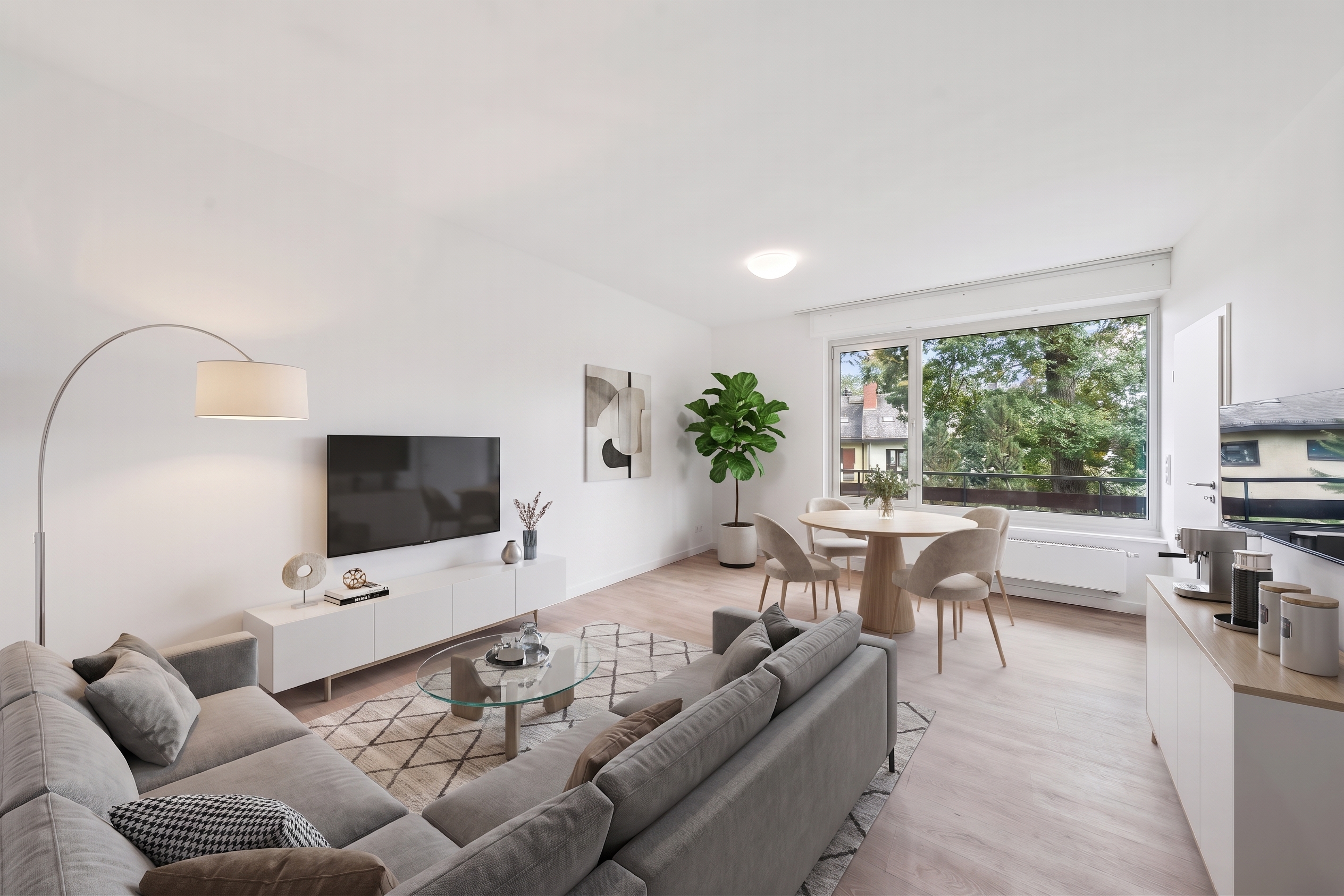 Wannseeblick: Vollständig sanierte 1,5-Zimmer-Wohnung mit Balkon für Selbstnutzer oder Kapitalanleger [AI-modified]