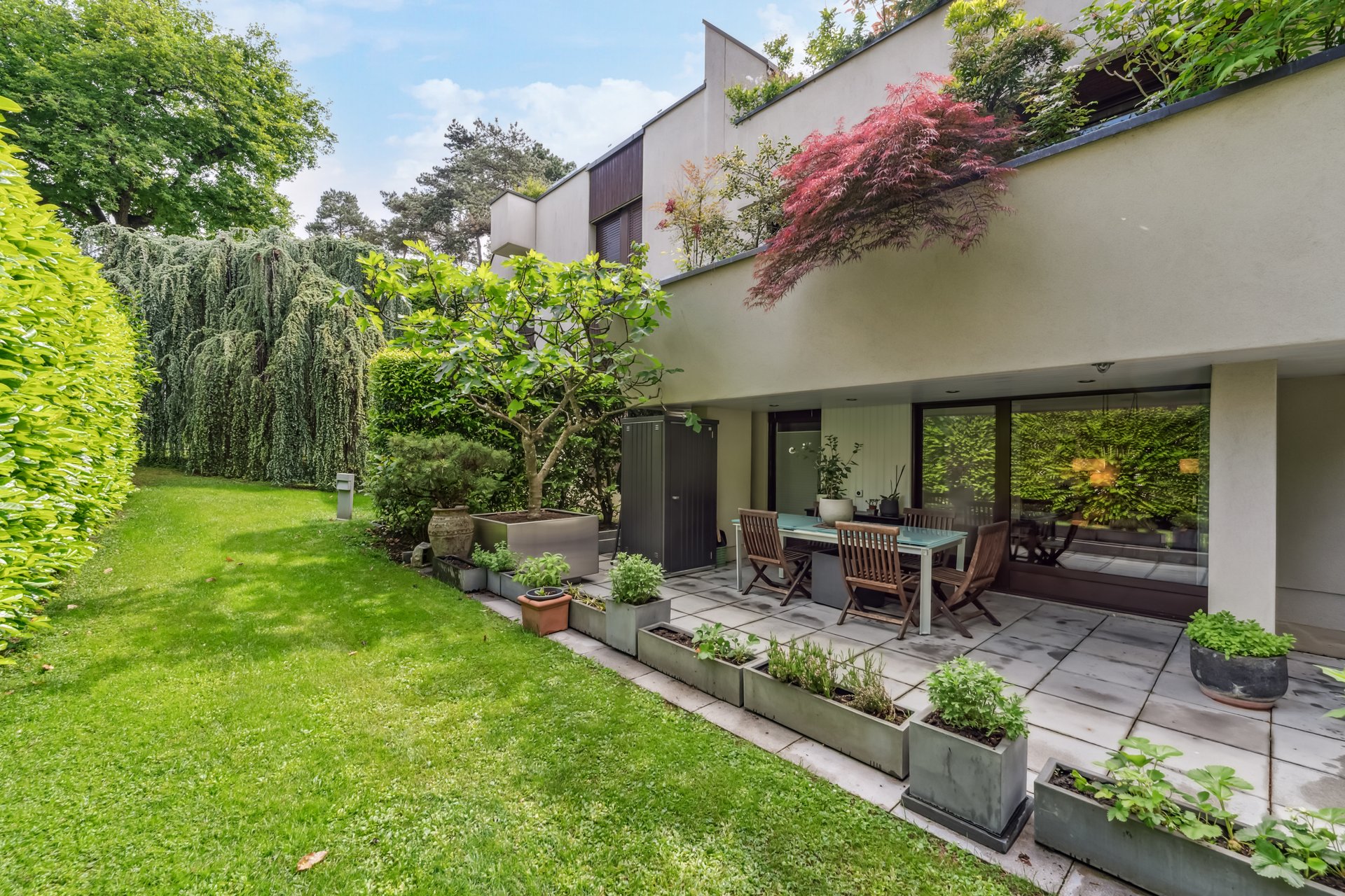 Stunning Duplex Apartment with Garden and Terrace – Conches (Geneva)