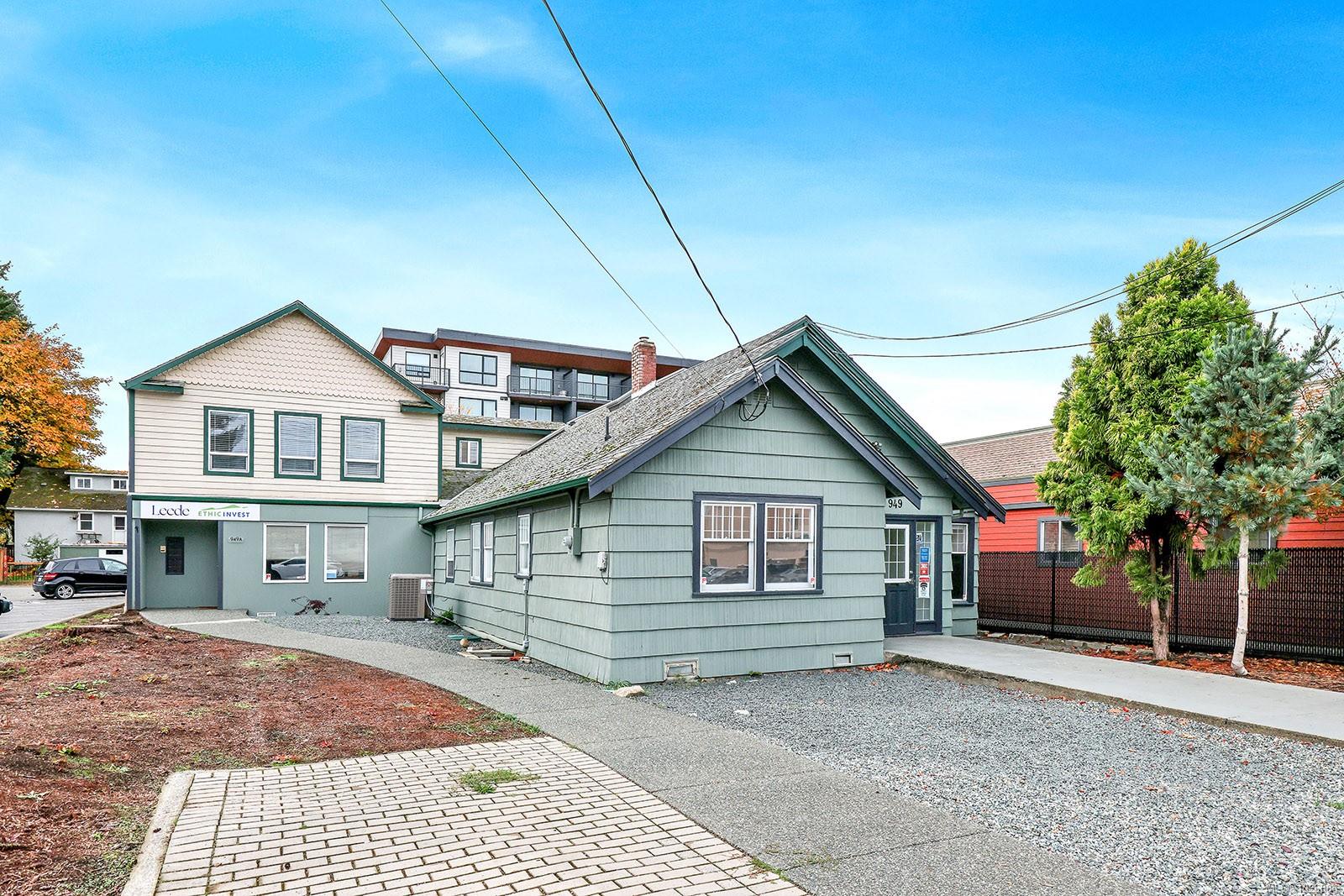 Downtown location with exceptional flexibility & potential!