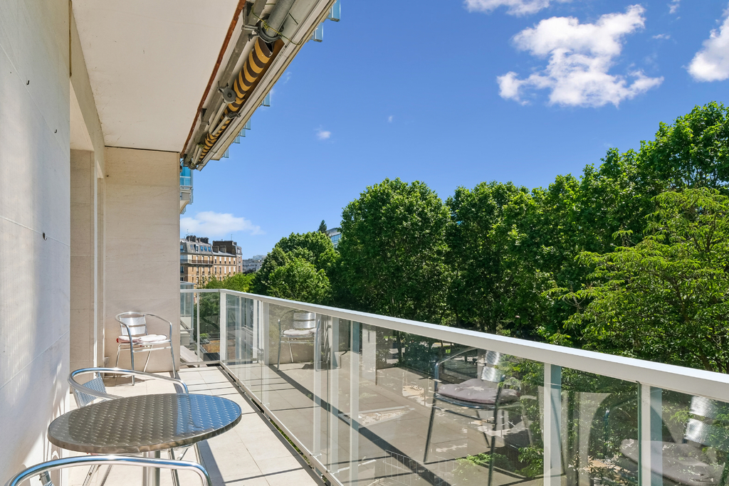 Neuilly-Château - 5 pièces 110m² - 3 chambres -  Balcon de 16m² sans vis-à-vis