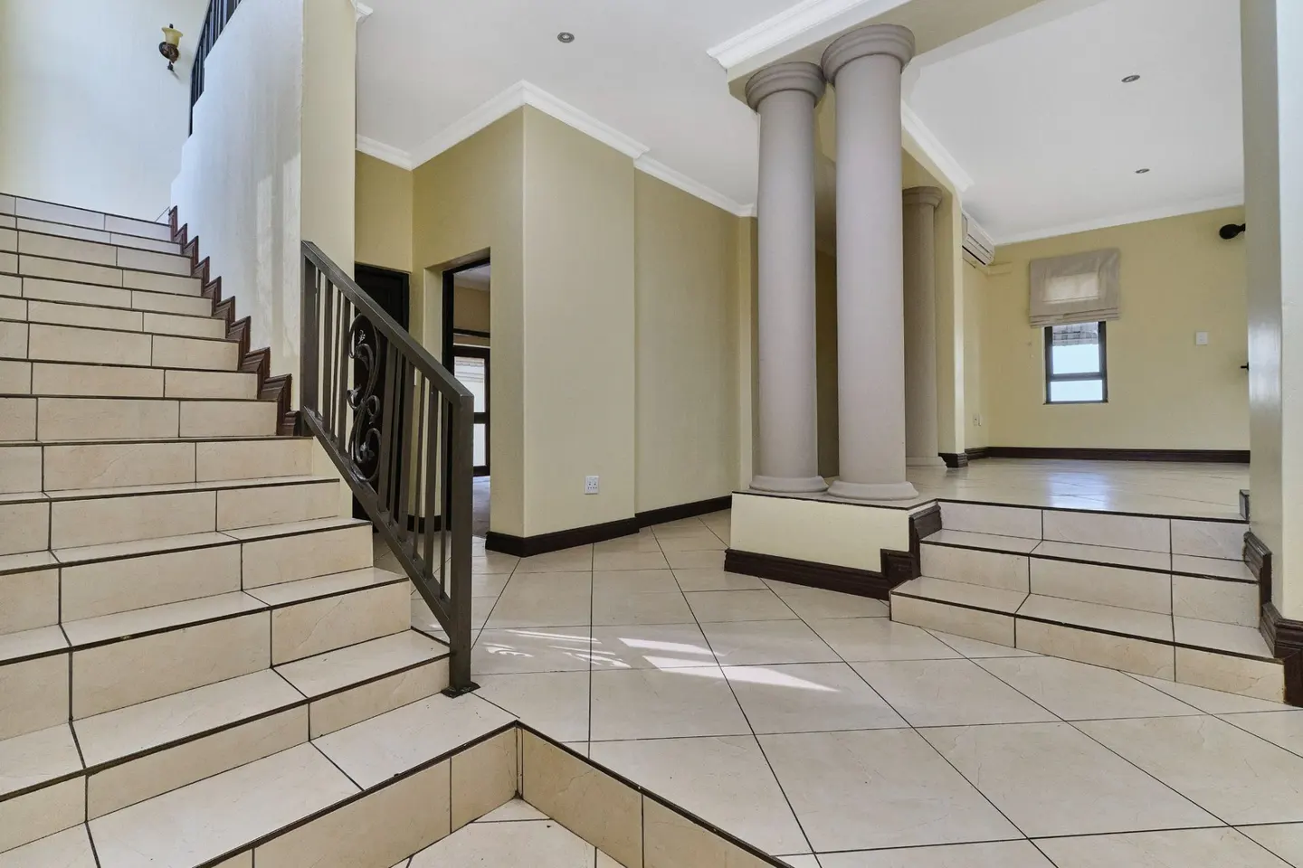 DFGE - Elize EVBA - L18.jpg