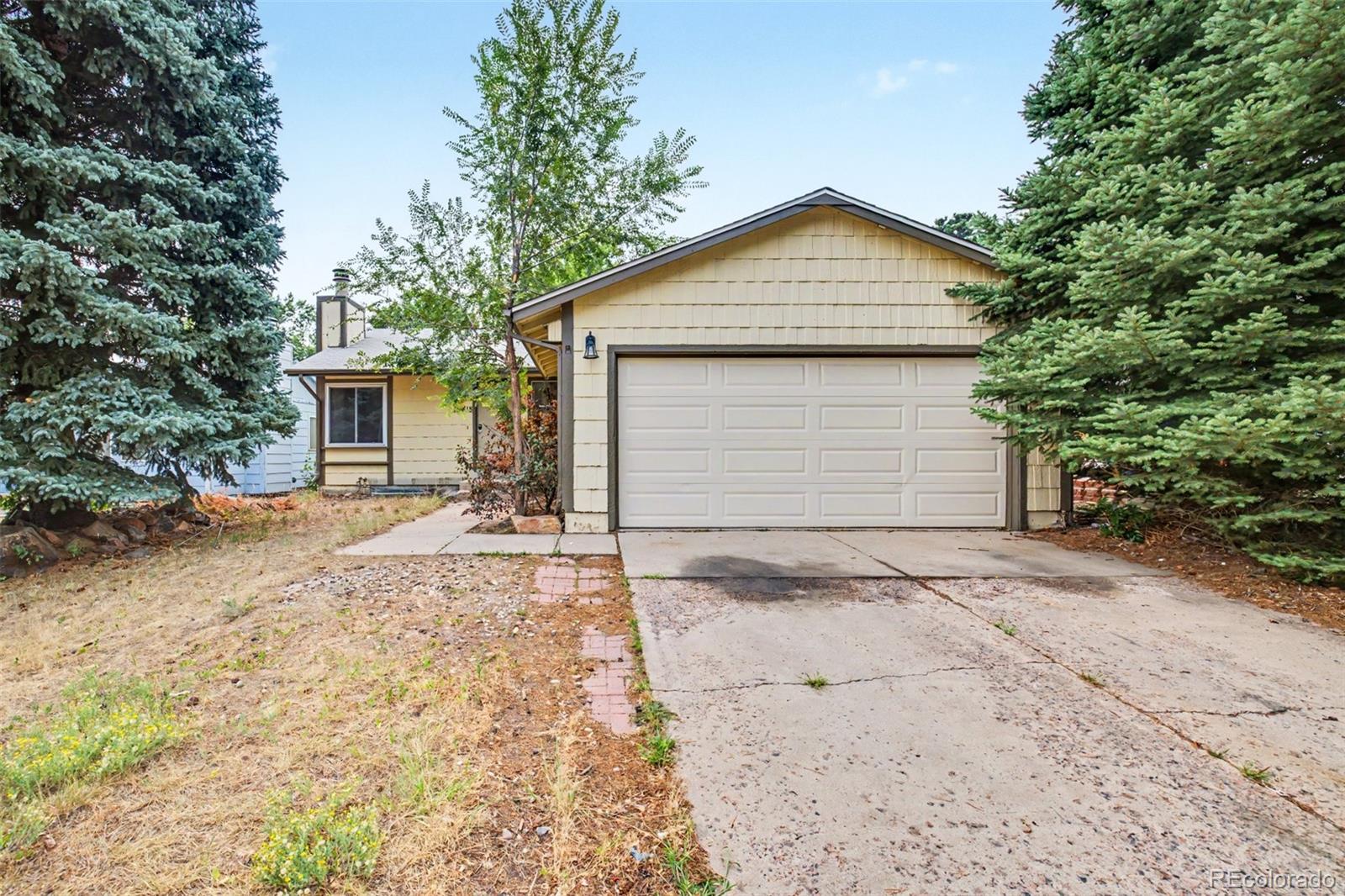 Fix-and-Flip Opportunity in Established Aurora Neighborhood