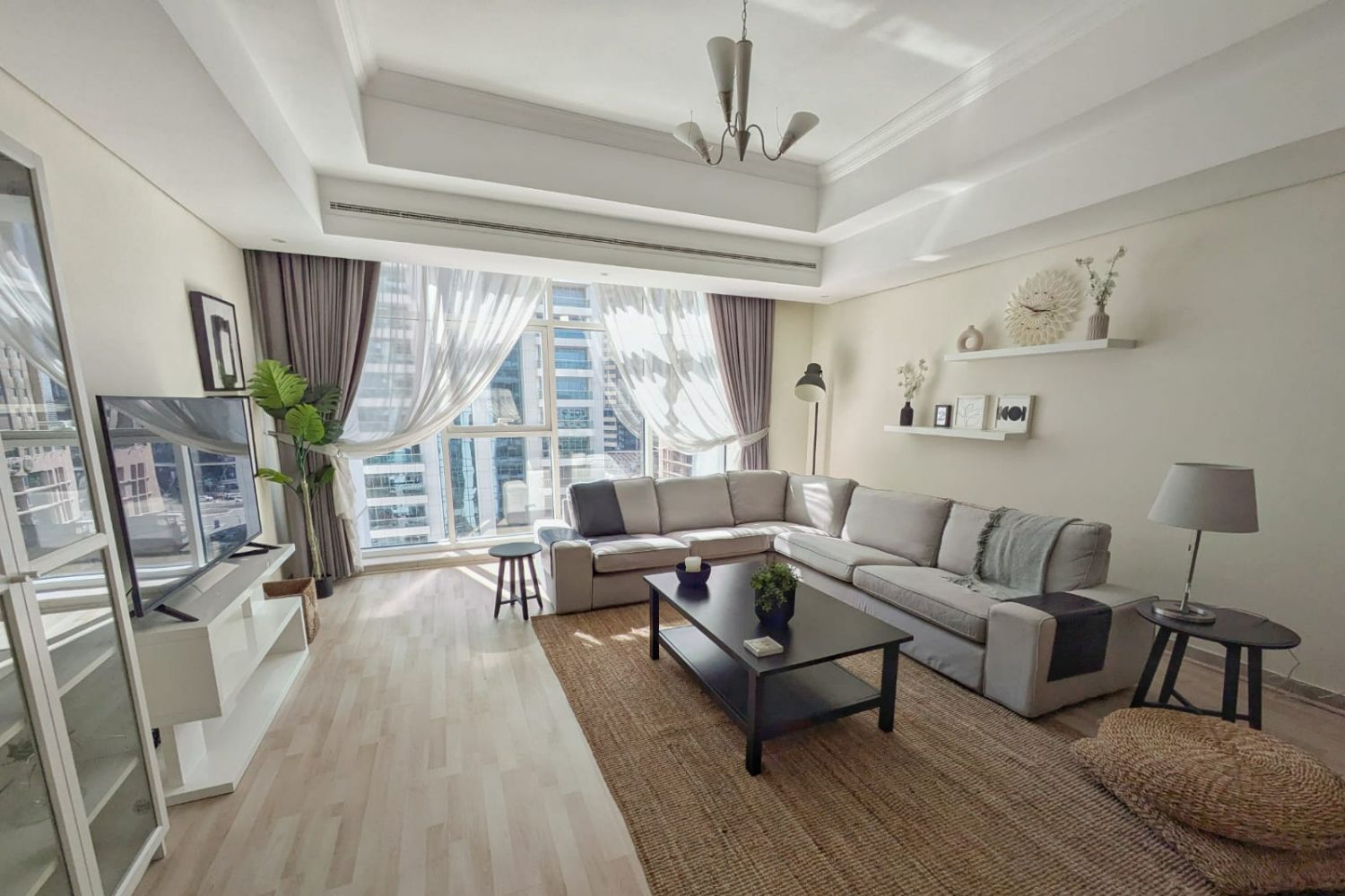 Fully Furnished | 2 Parking Spots | Vacant in July