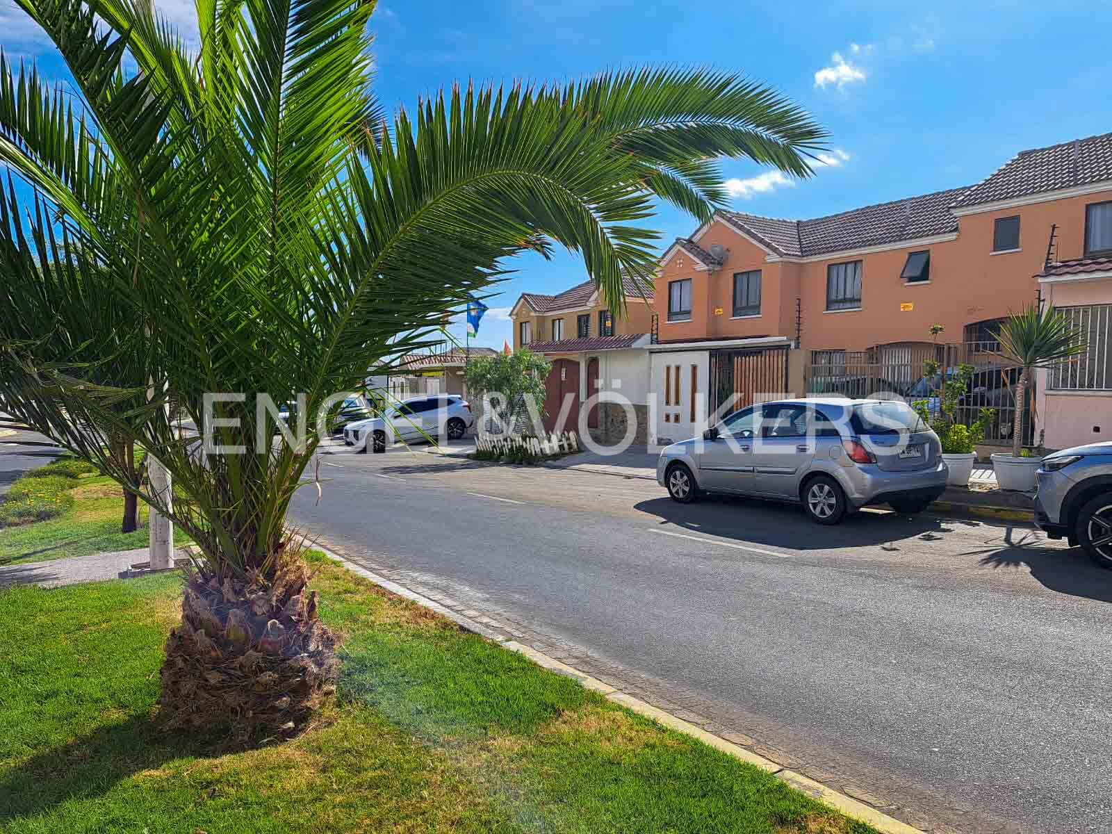 Venta casa en Gladys Marin Fuera de Condominio