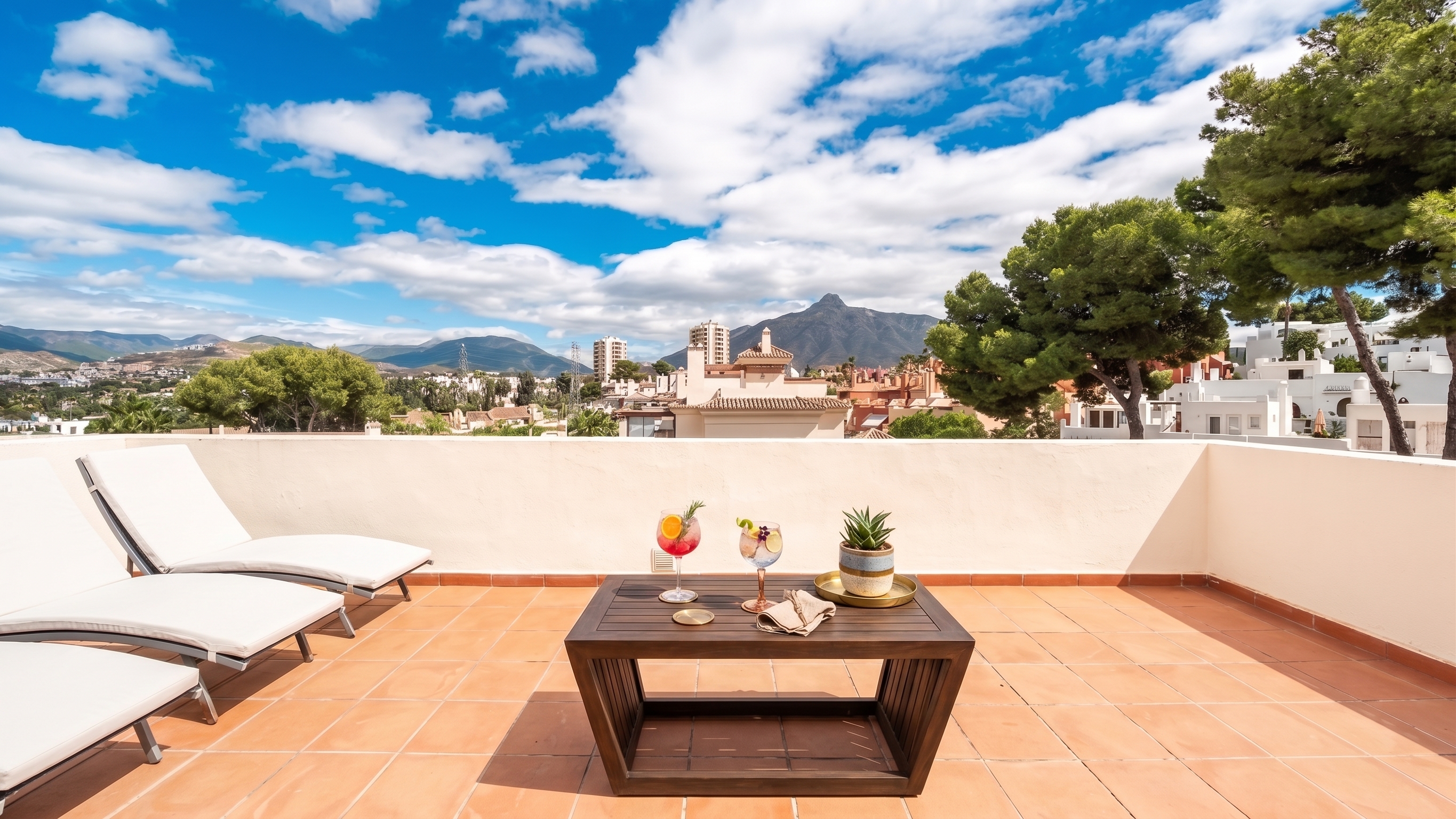 Penthouse mit beeindruckendem Dach-Solarium in Nueva Andalucía