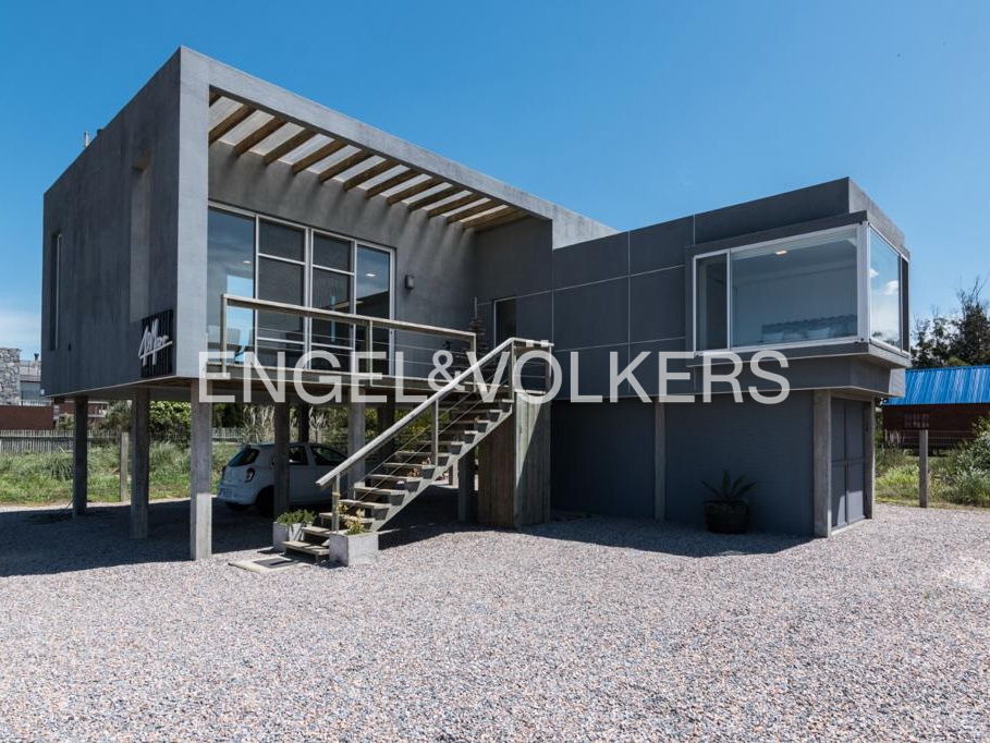 Minimalist house in Santa Mónica