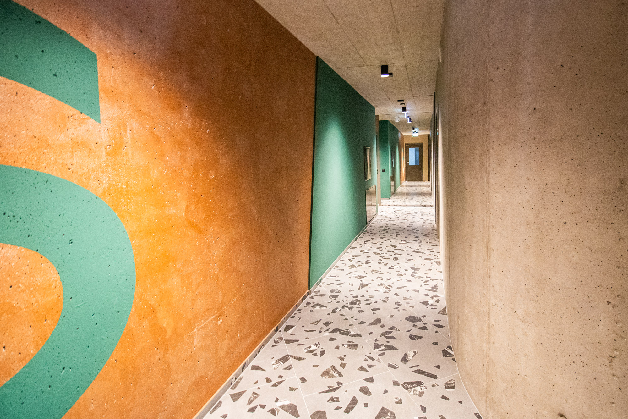 Rent a 2+kt apartment with a garage and views of the surrounding greenery at the Semerínka Residence