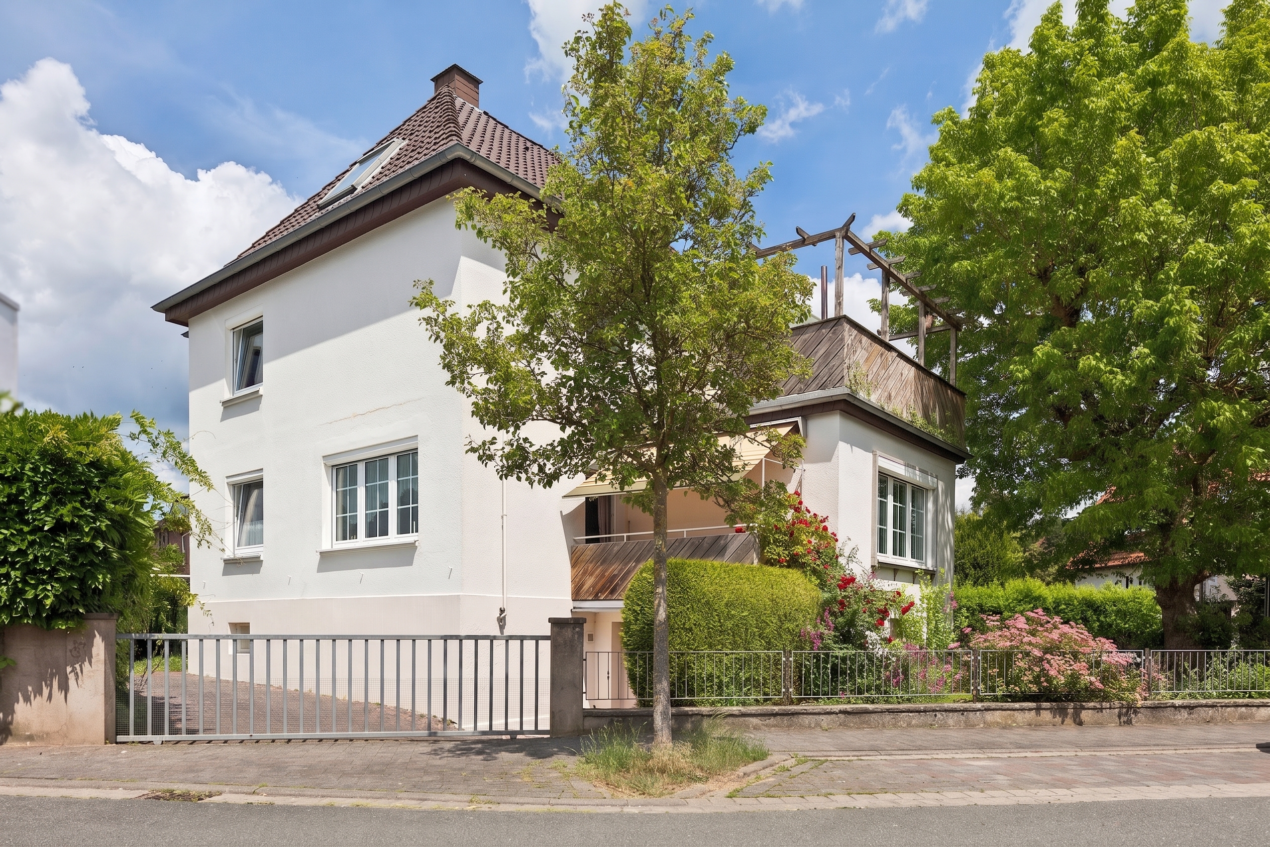 Potenzial trifft Wohnqualität - Großzügiges Wohnhaus in Bad Münder [KI-modifiziert]