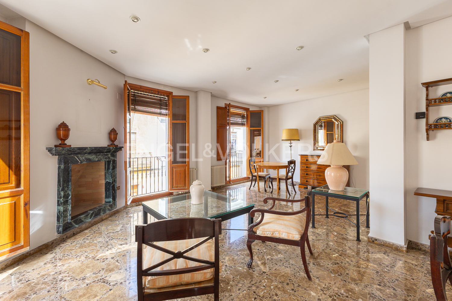 Exclusive Luxury Home in Carlet – Elegance, Light, and Comfort Just 30 km from Valencia