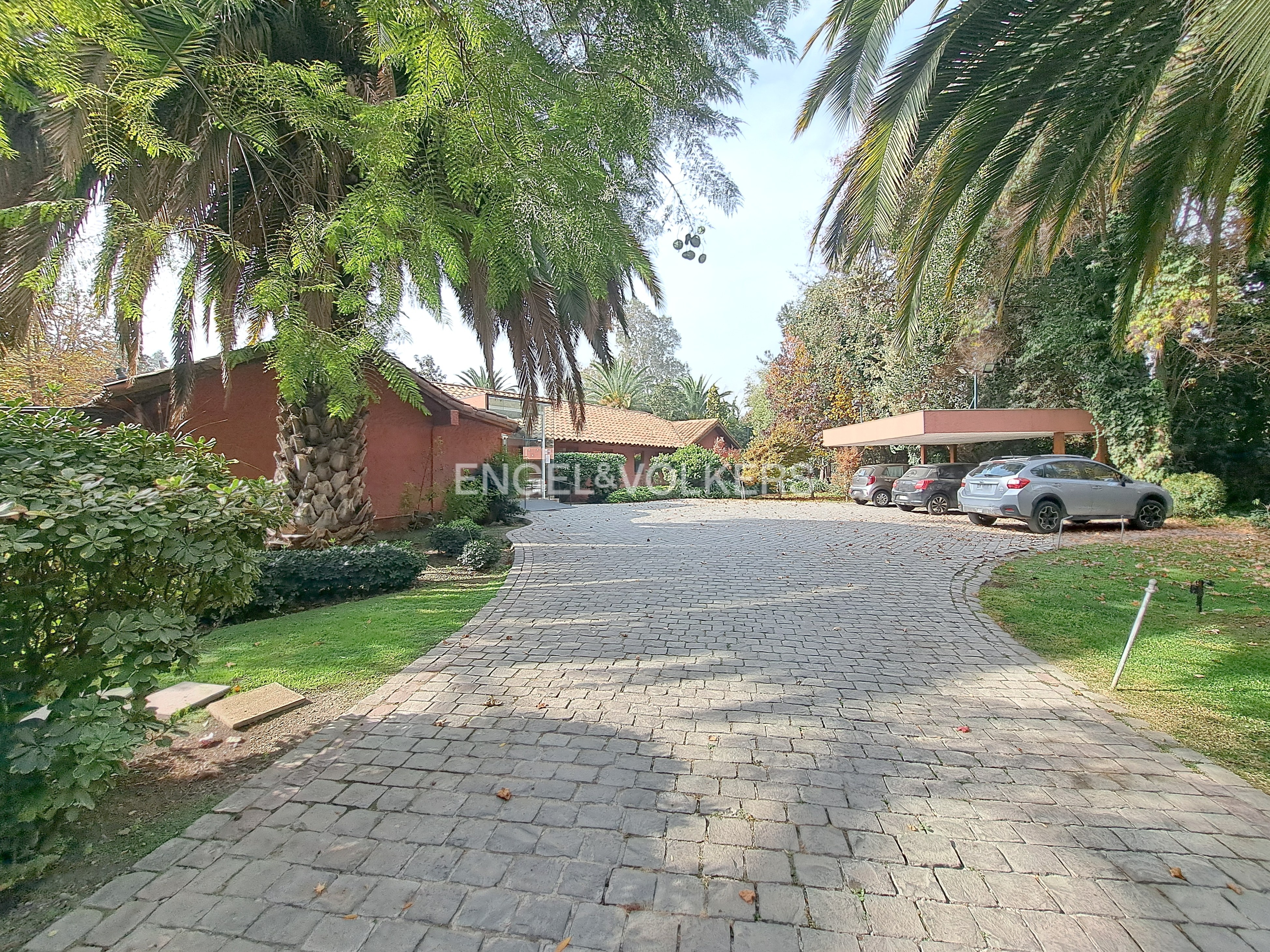 Propiedad comercial, Chicureo centro.