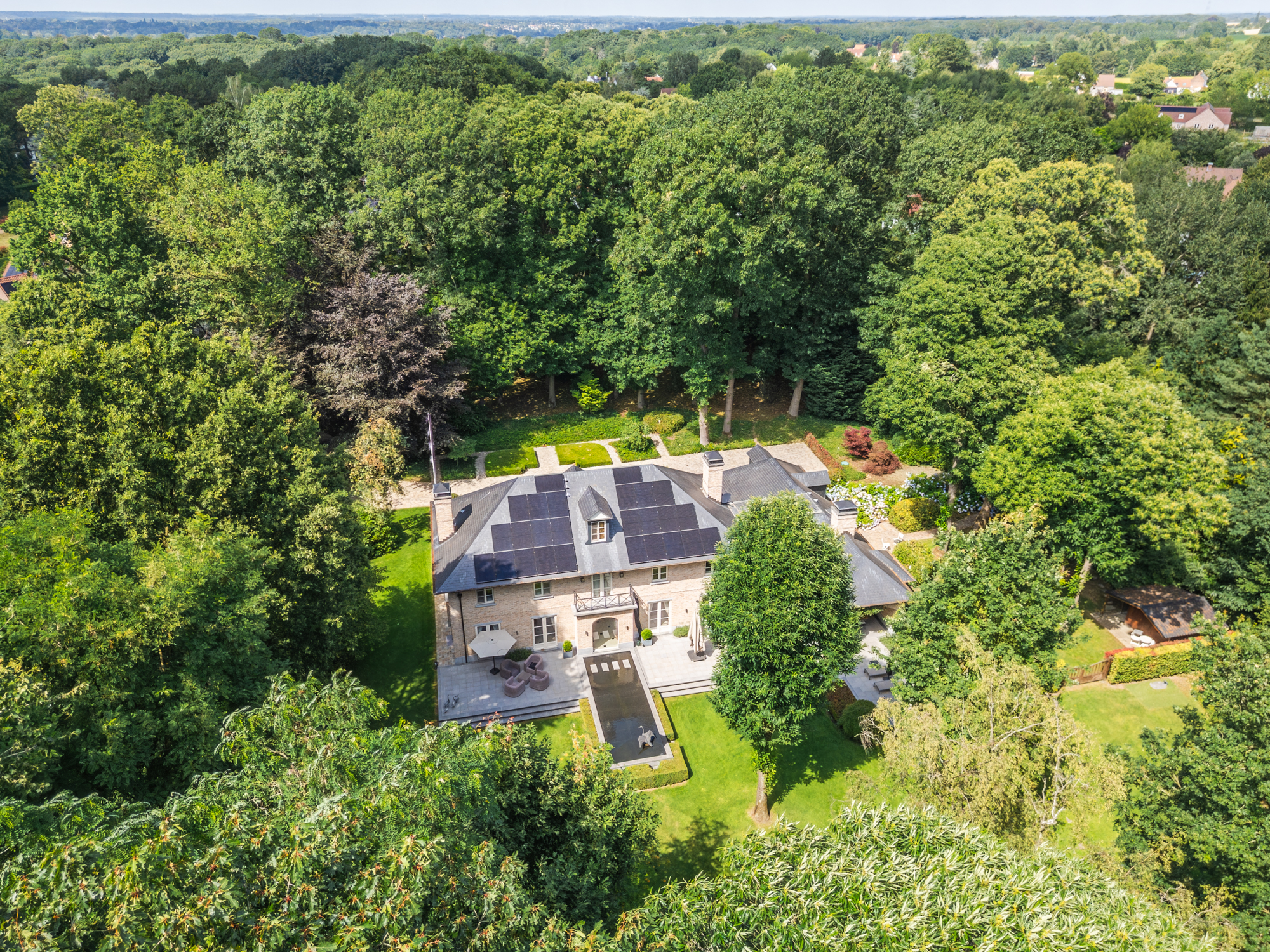 Demeure de prestige sur un domaine de plus d’un hectare, orientée plein sud