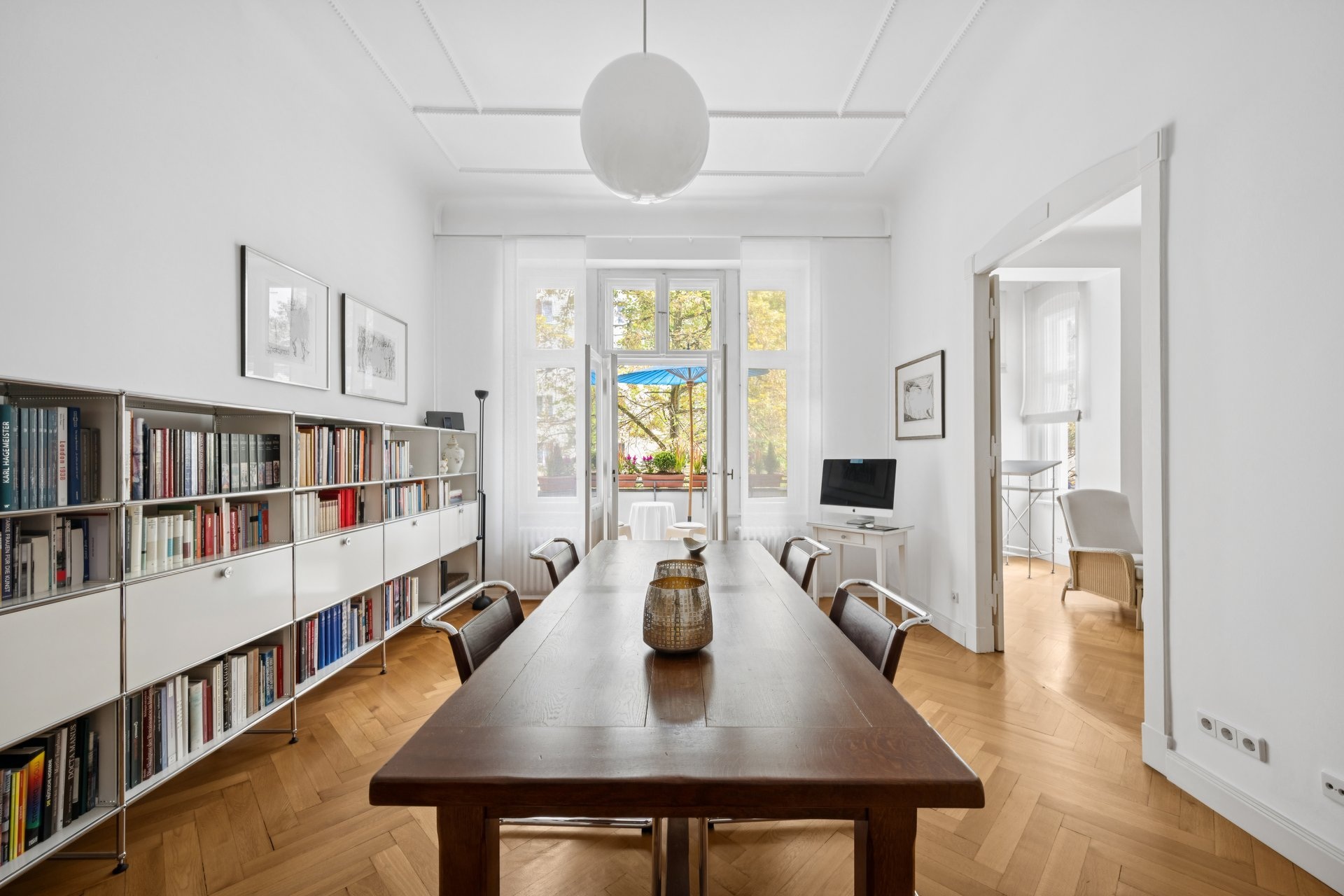 Kurfürstendamm vor der Tür – Top-sanierter Altbau mit 2 Balkonen & Kamin in ruhiger Seitenstraße