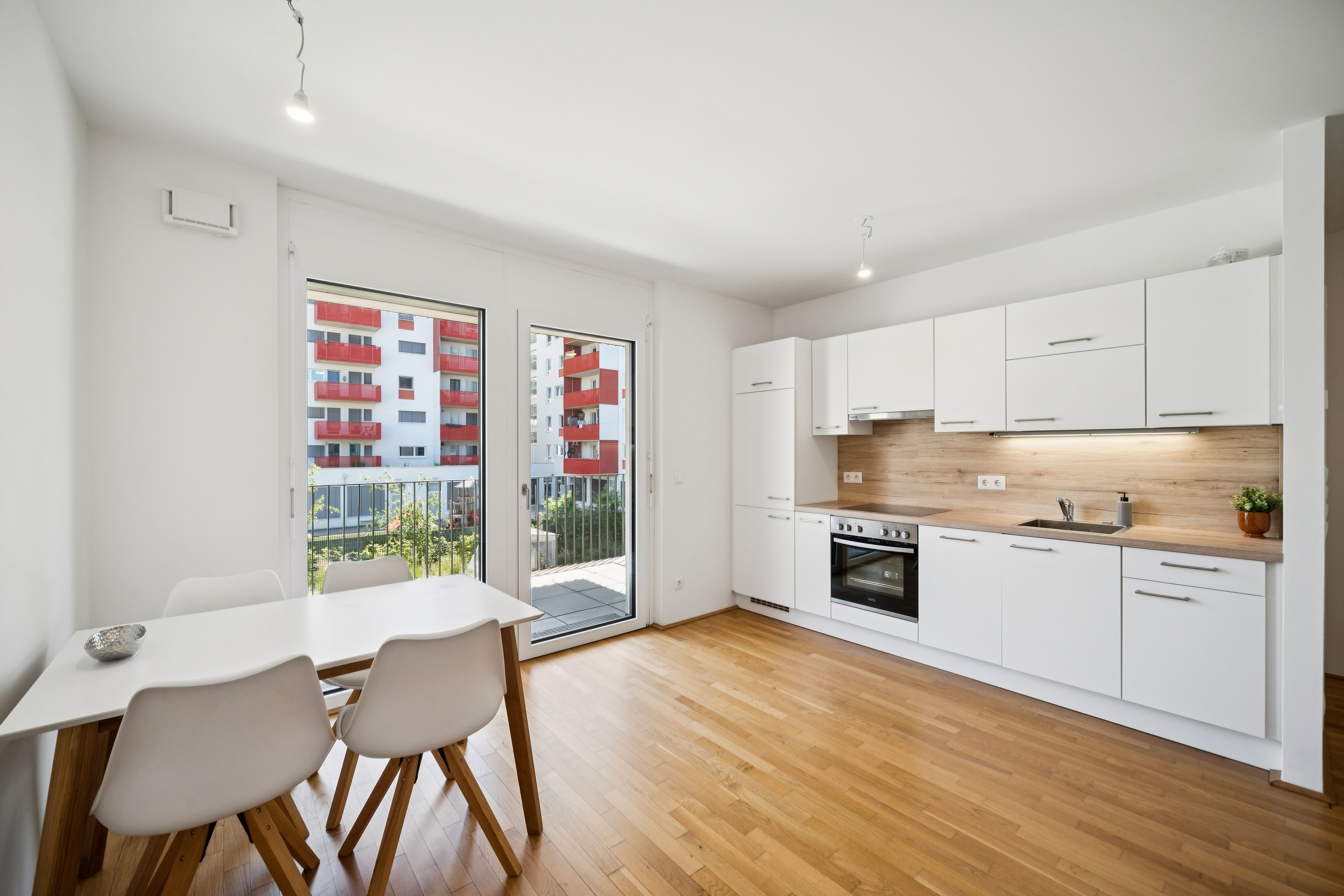 Moderne 2-Zimmer-Wohnung mit Balkon nahe Badeteich Hirschstetten