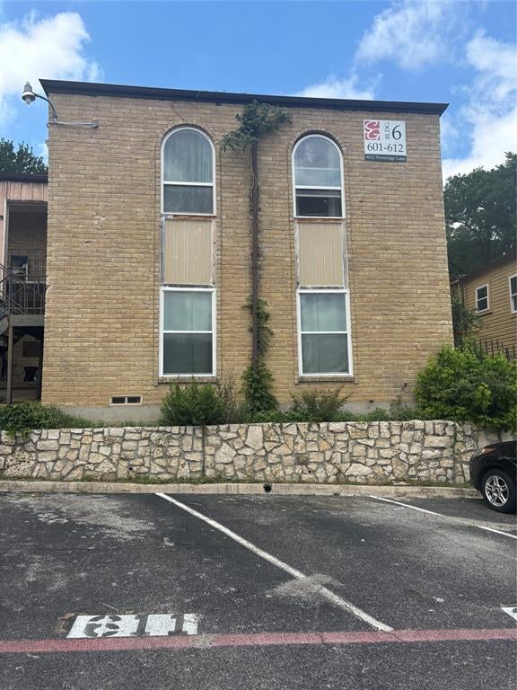 Comfort Meets Convenience in Spanish Gardens