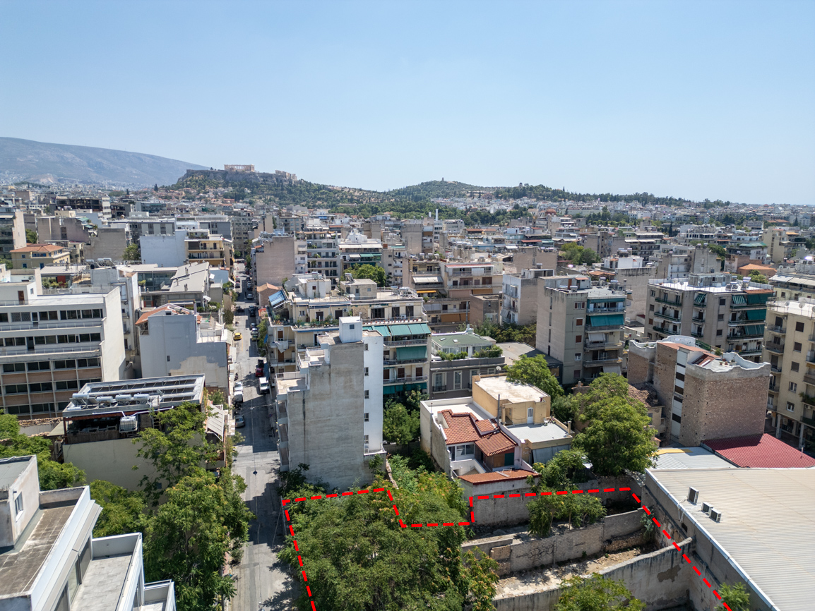 Three-plot development opportunity in Metaxourgeio