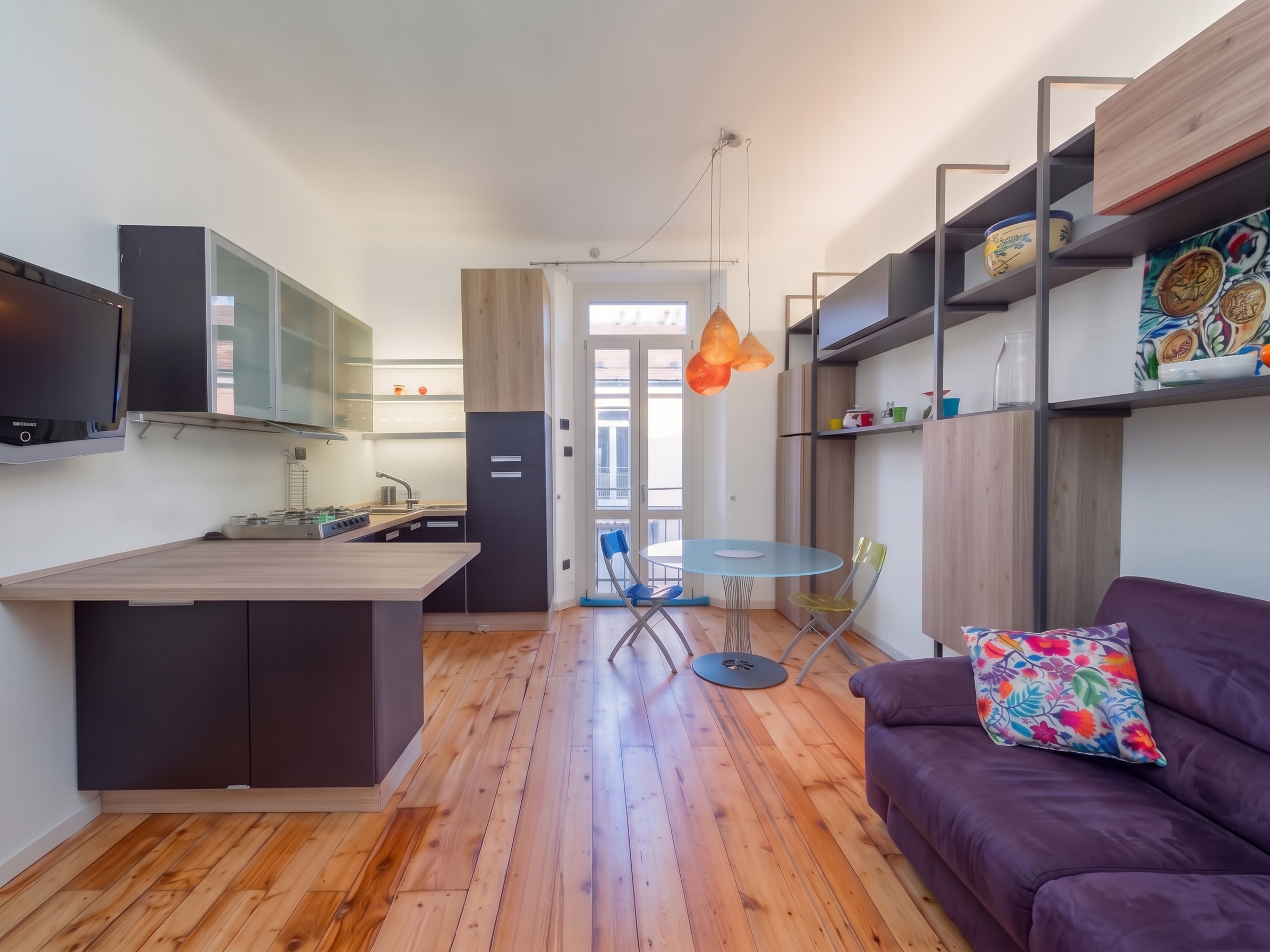 Bright furnished two-room apartment in via Orti