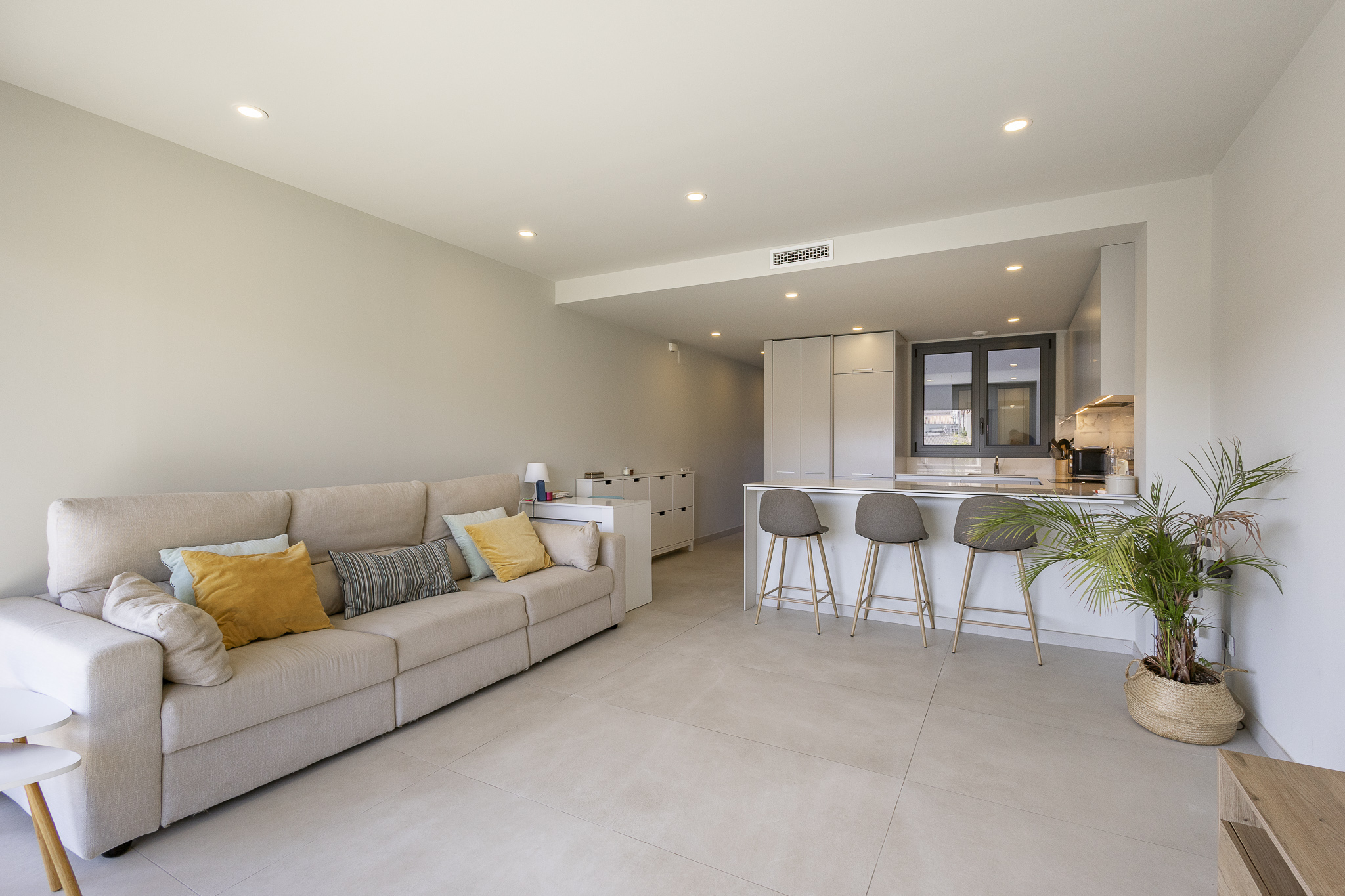 New-Build Apartment with Parking and Storage Room in Sant Feliu