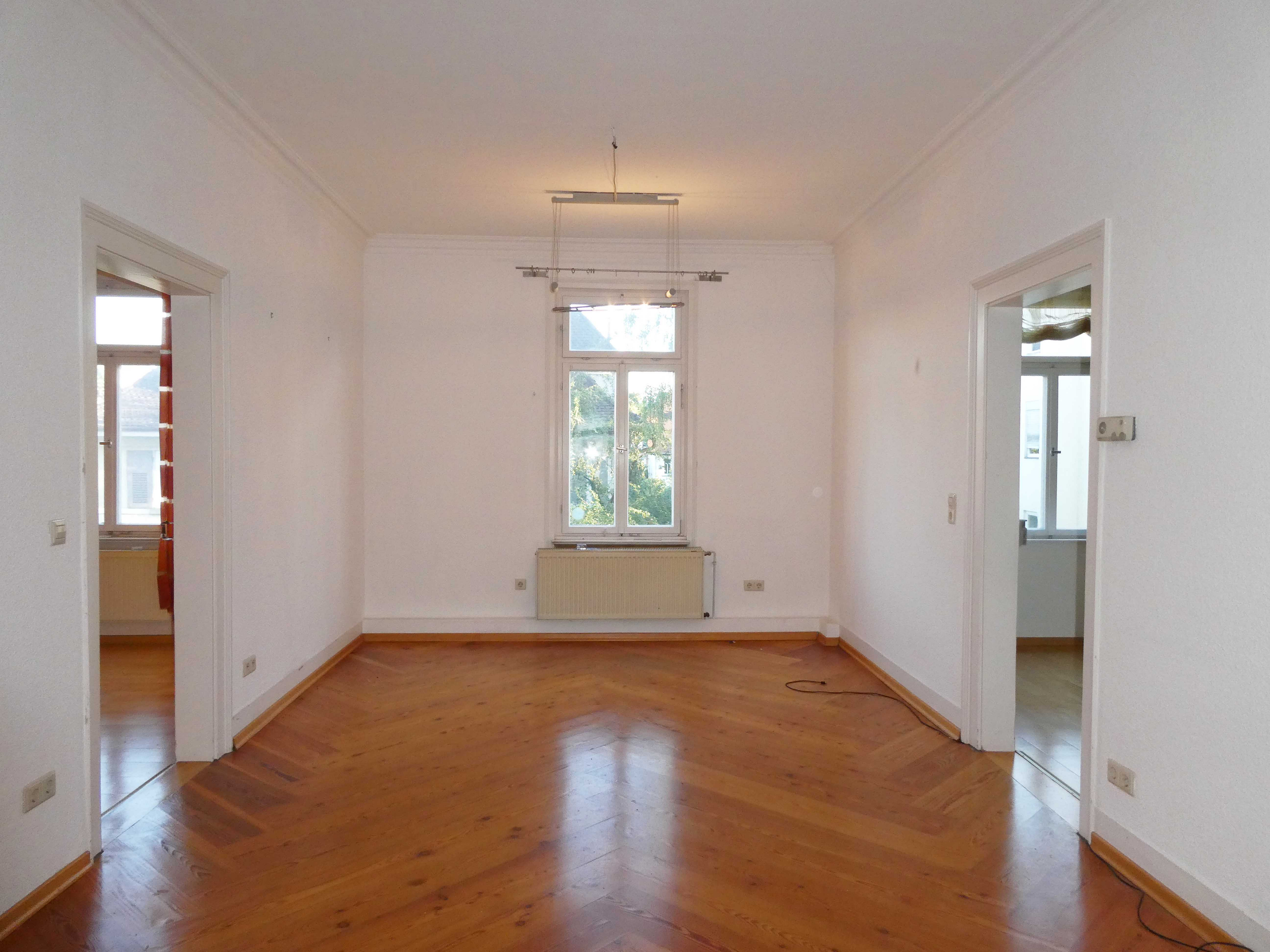 Charmante 5-Zimmer-Altbauwohnung mit Veranda, 2 Bädern und ruhiger Lage nahe der Steinlach