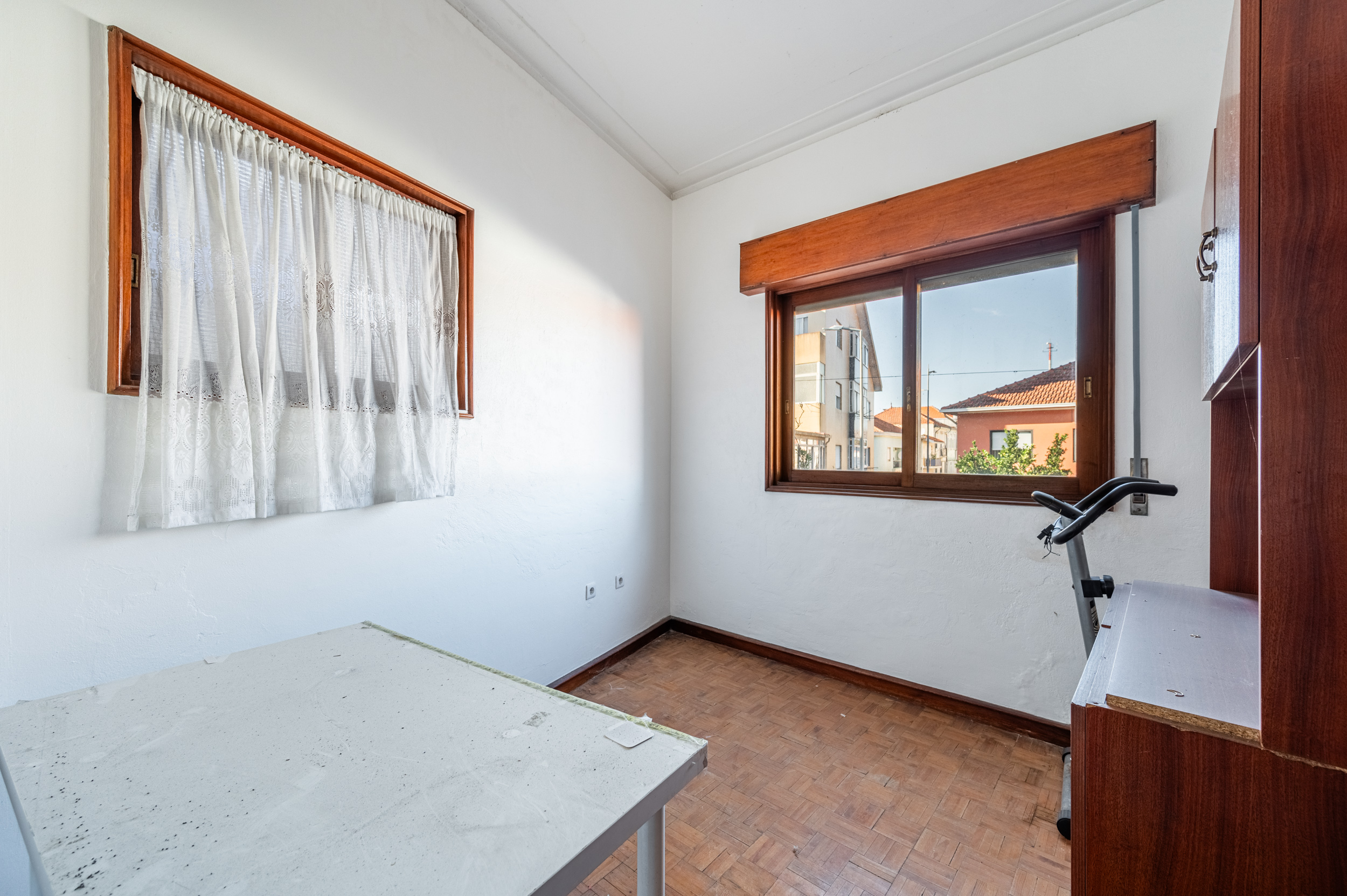 Investment Opportunity:  House for Renovation in Vila Nova de Gaia