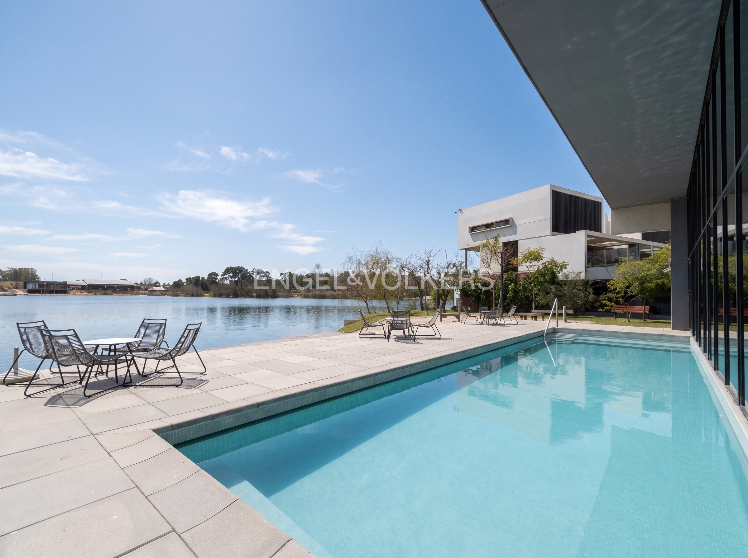 Apartamento en Carrasco Boating, 2 Dormitorios y 2 baños, a estrenar en Torre 2 con amenities premium