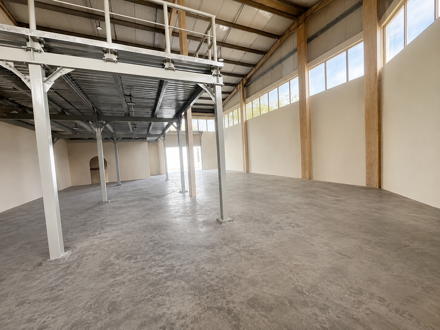 Vacant | High Ceiling | 4 Cheques | 10KW