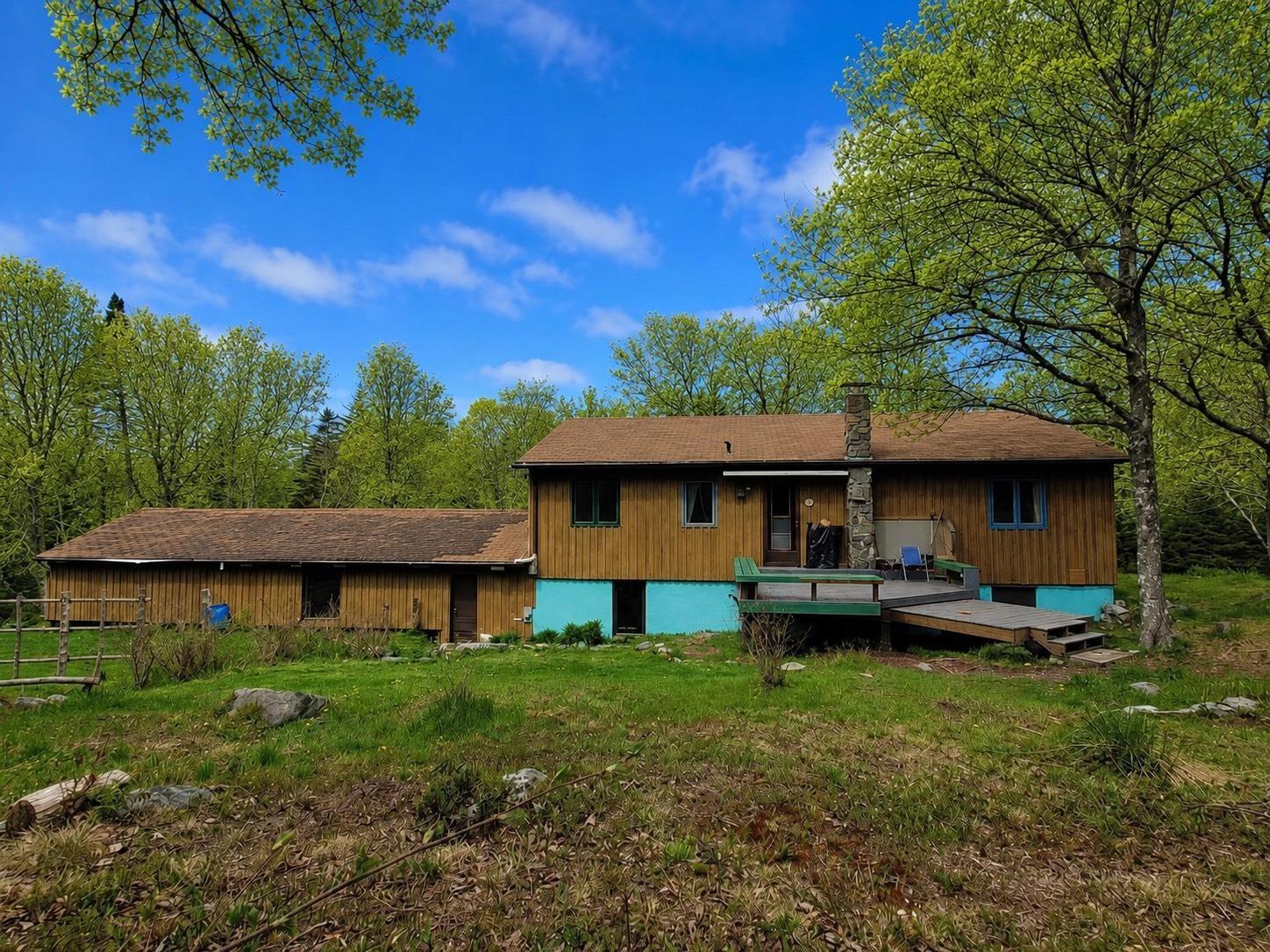 Custom Built Bungalow with Workshop