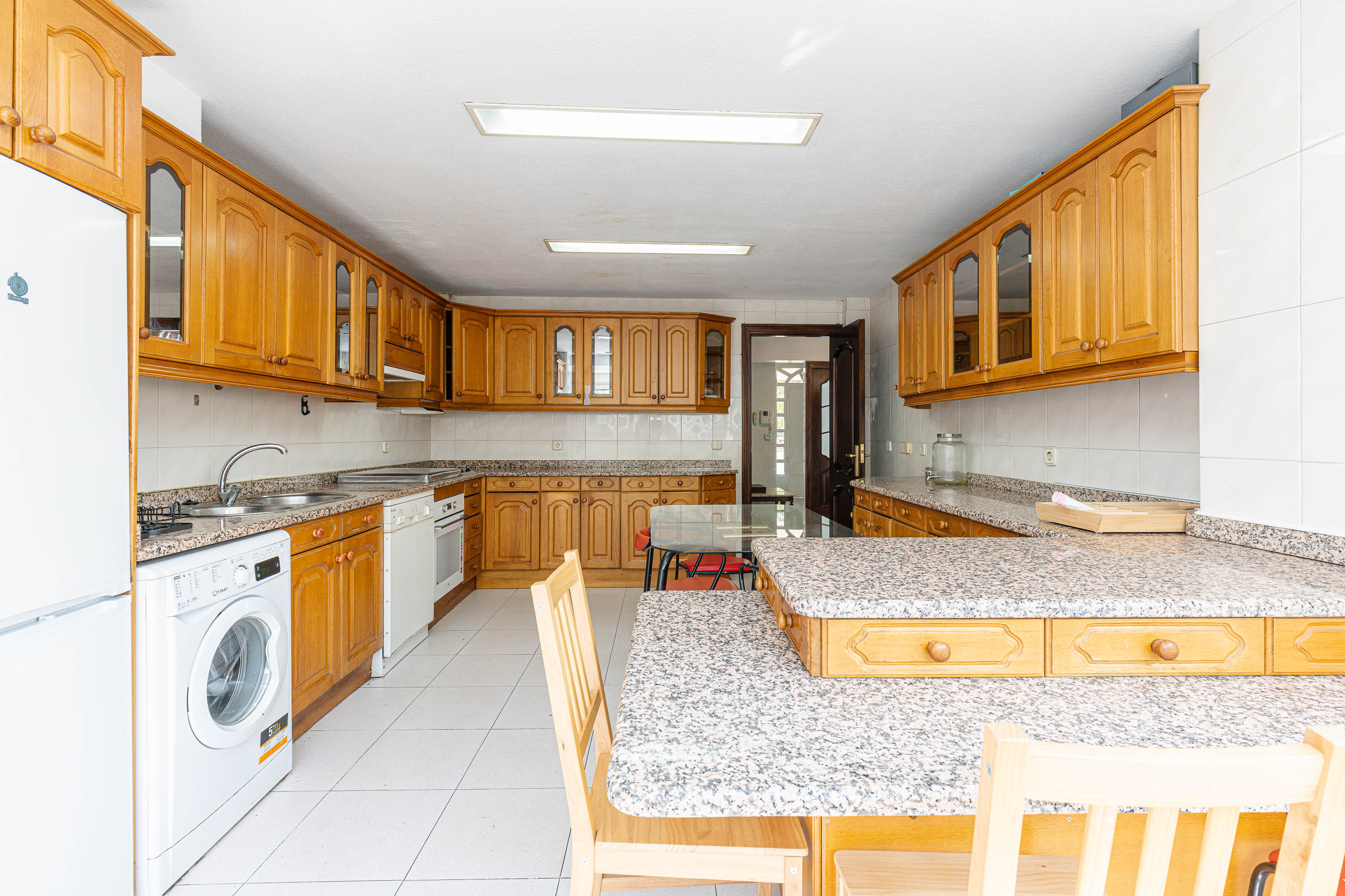 Spacious Villa Next to Quinta de los Molinos Park
