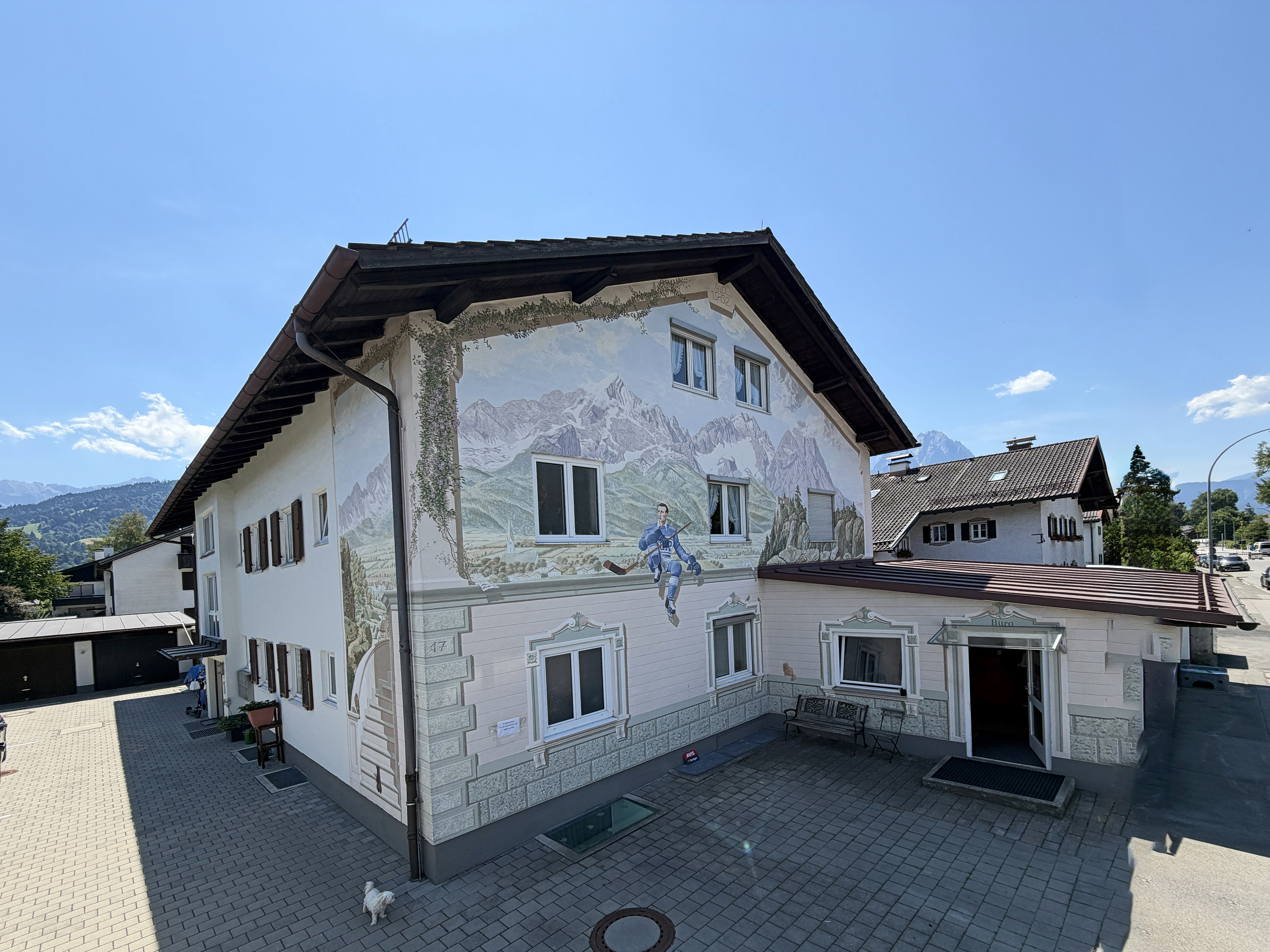 Mehrfamilienhaus mit 6 WE + Büro   4 Einheiten mit Ferienvermietung